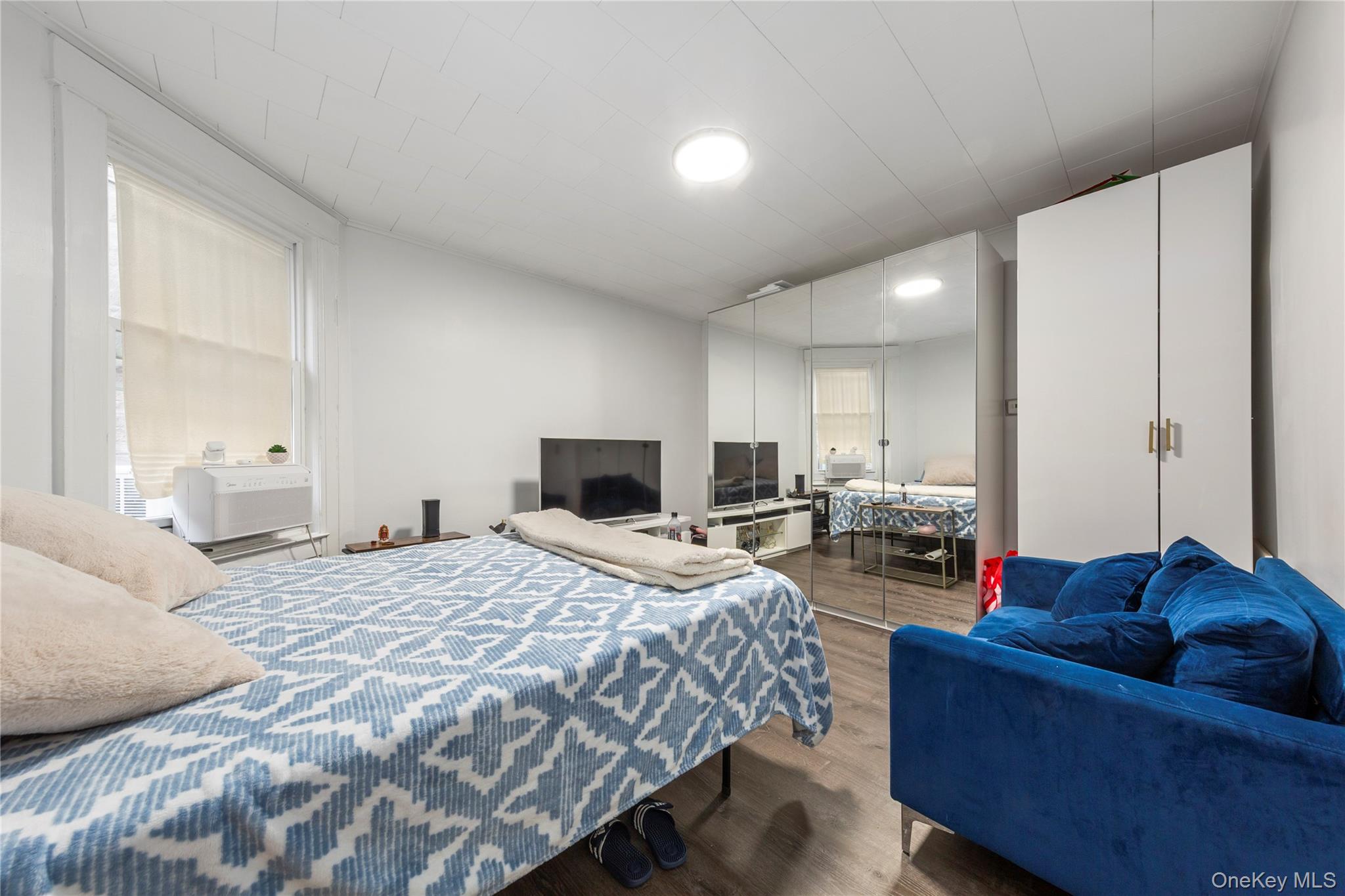 9412 Jamaica Avenue, Woodhaven, NY 11421