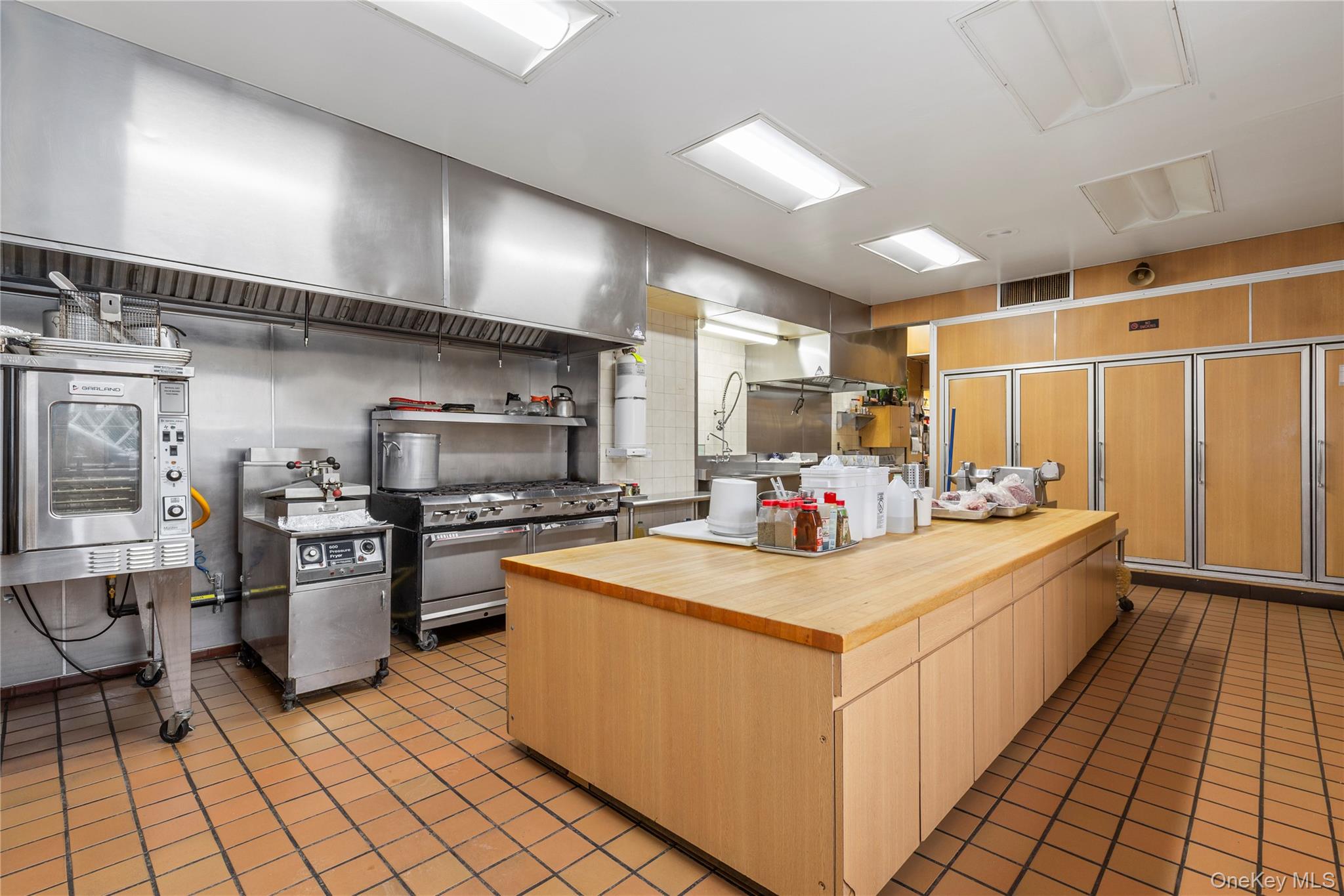 9412 Jamaica Avenue, Woodhaven, NY 11421