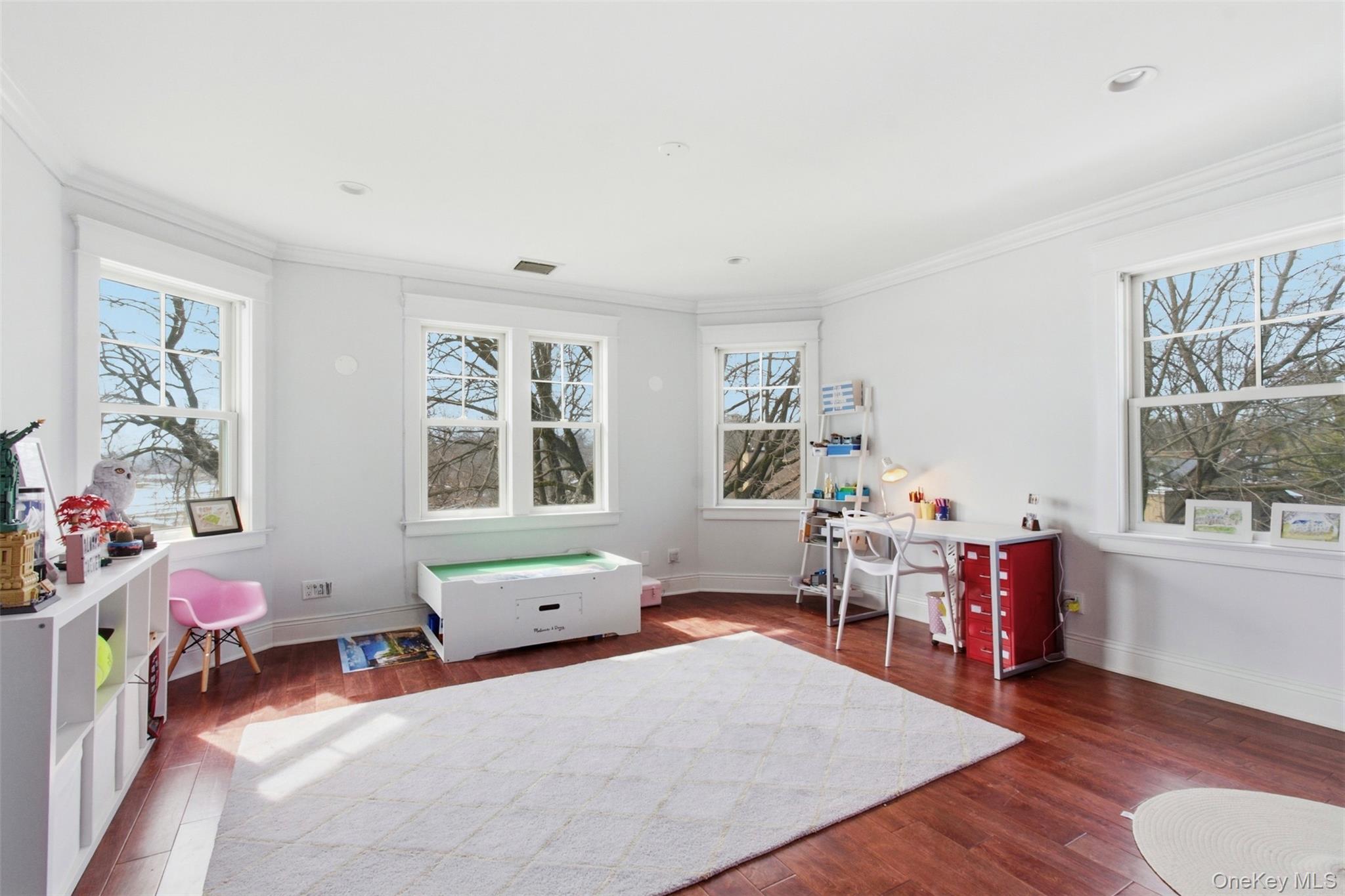 74 Old Post Lane, Mamaroneck, NY 10543