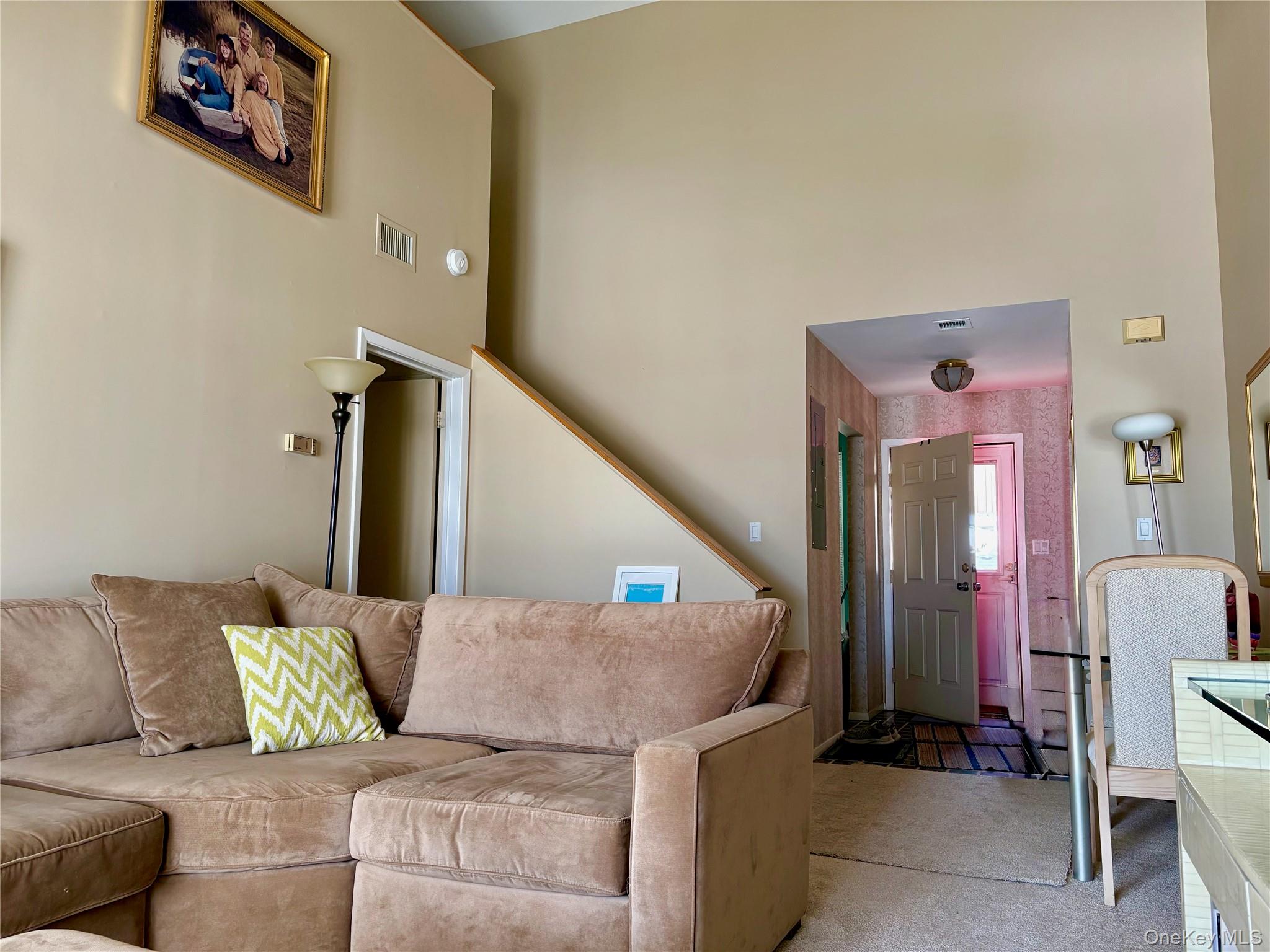 31 Anchor Street # Y, Freeport, NY 11520