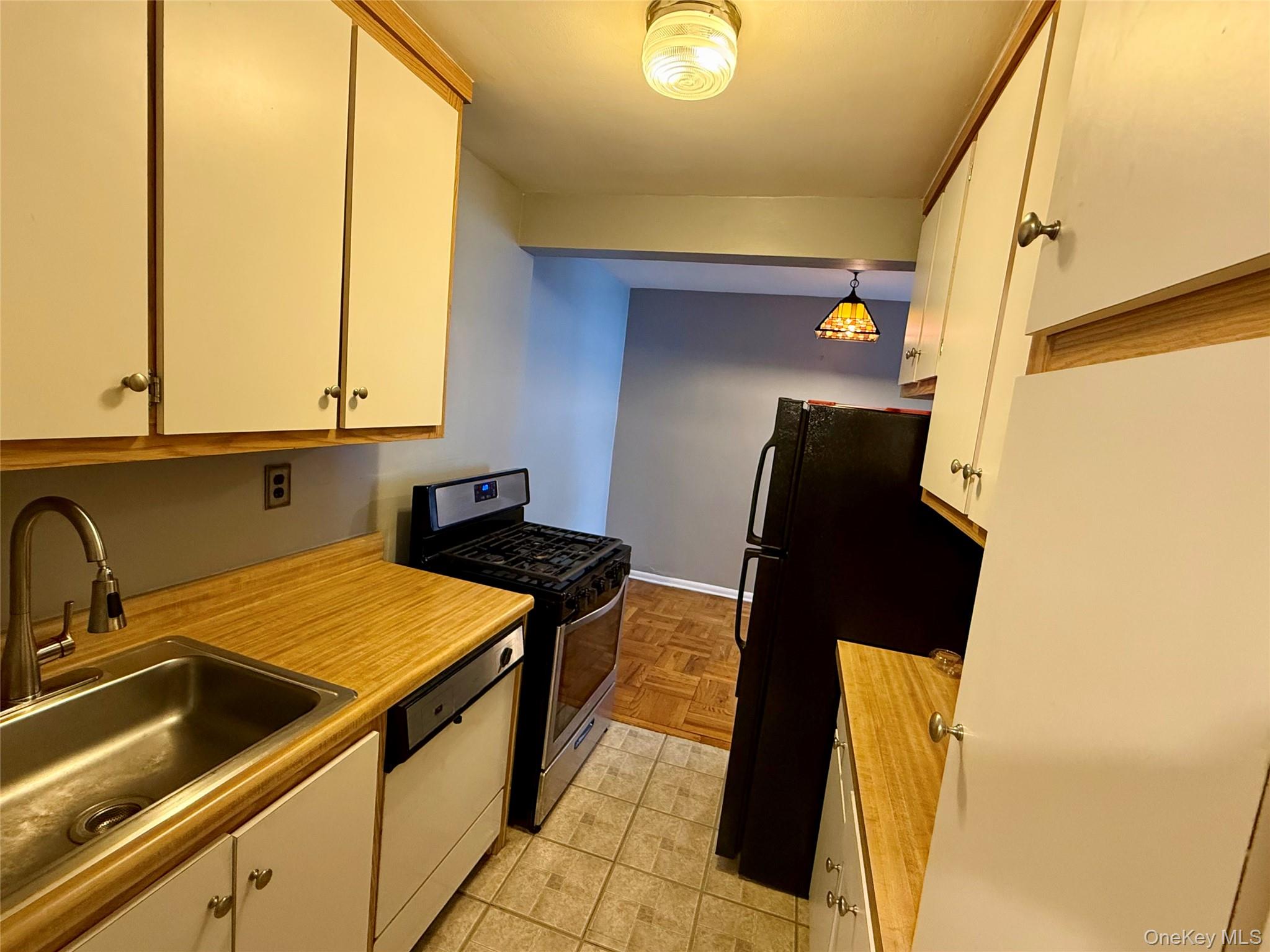 277 Bronx River Road # 3M, Yonkers, NY 10704