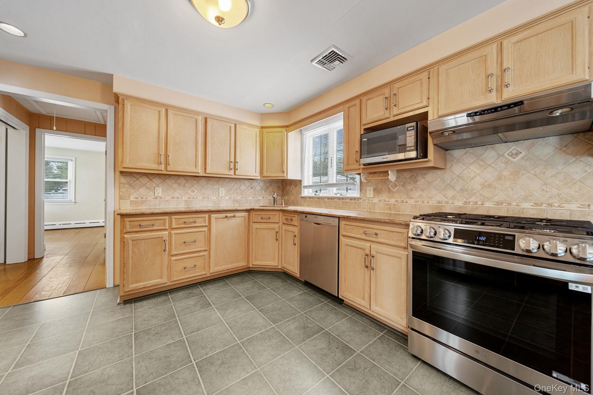 166 Parrott Road, West Nyack, NY 10994