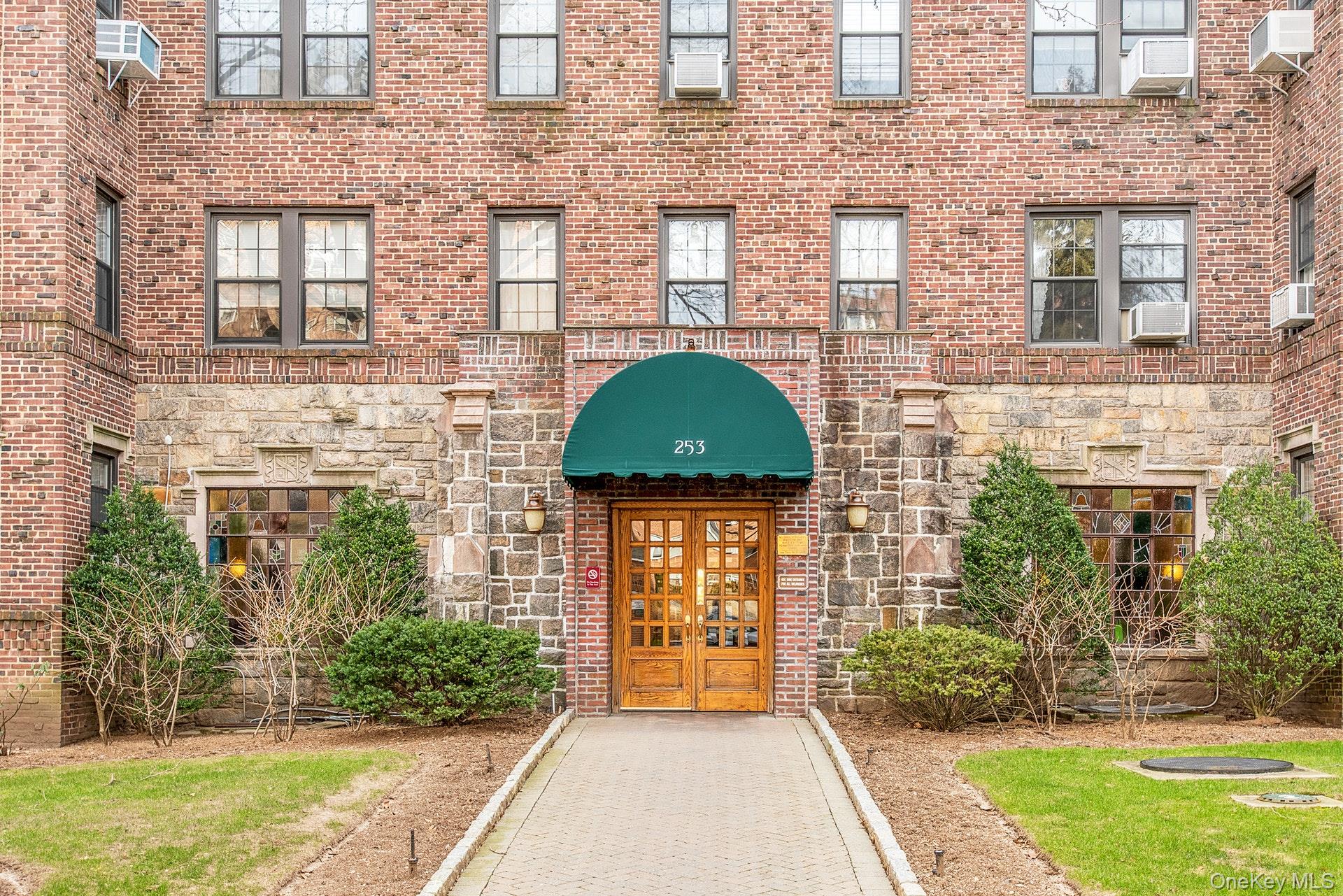 253 Garth Road # 2J, Scarsdale, NY 10583