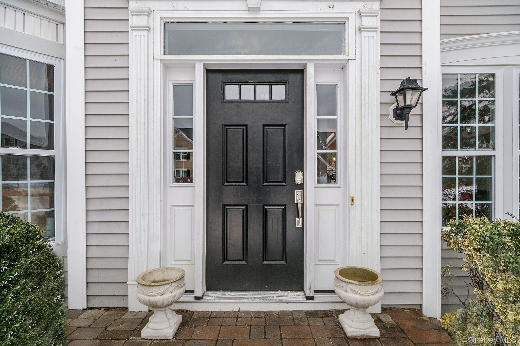 27 Avolet Court, Mount Sinai, NY 11766