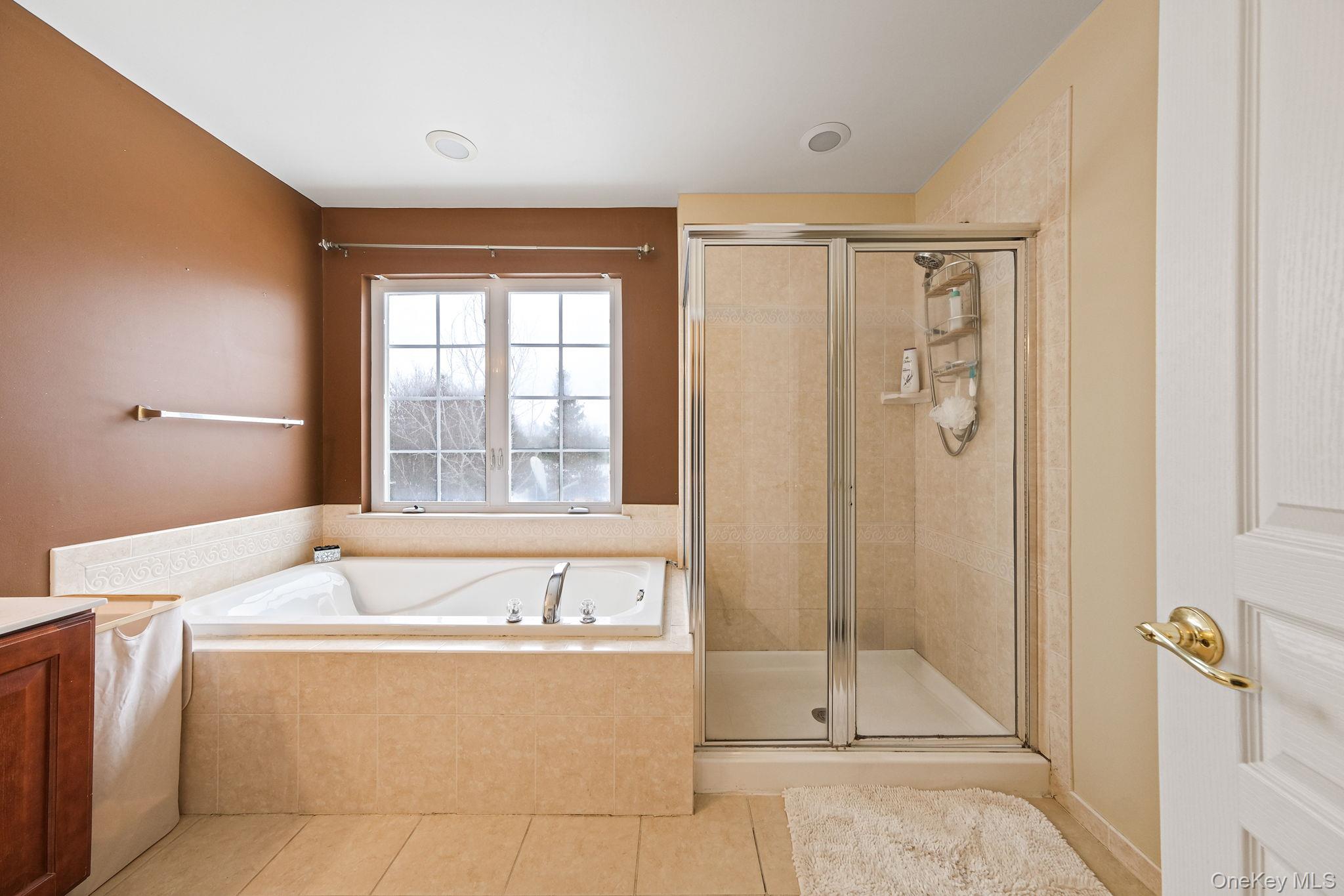 27 Avolet Court, Mount Sinai, NY 11766