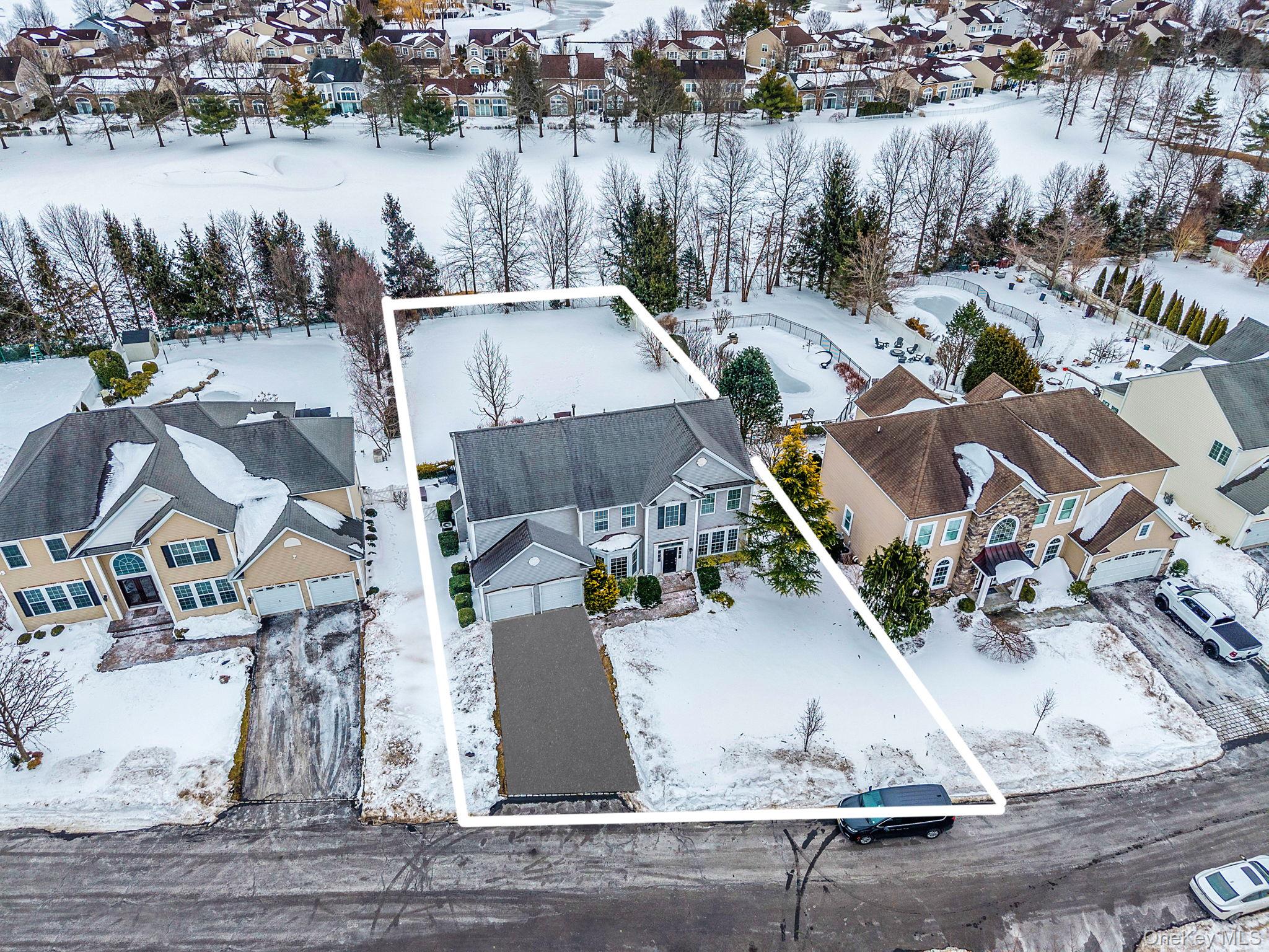 27 Avolet Court, Mount Sinai, NY 11766