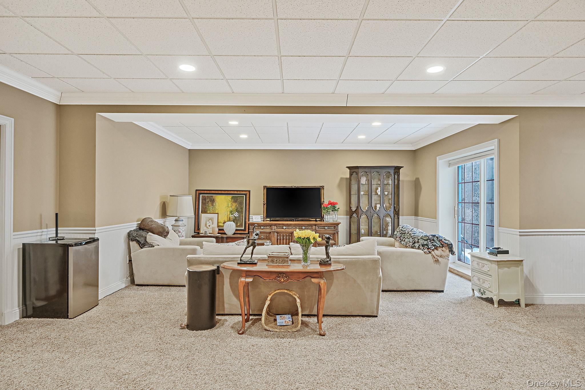 27 Avolet Court, Mount Sinai, NY 11766