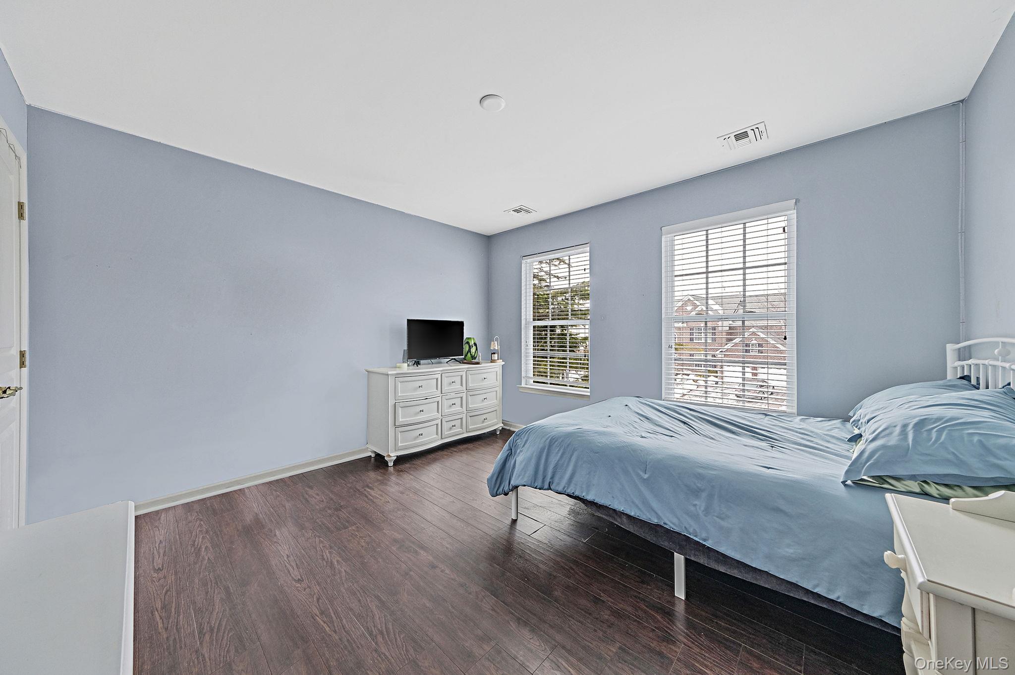 27 Avolet Court, Mount Sinai, NY 11766