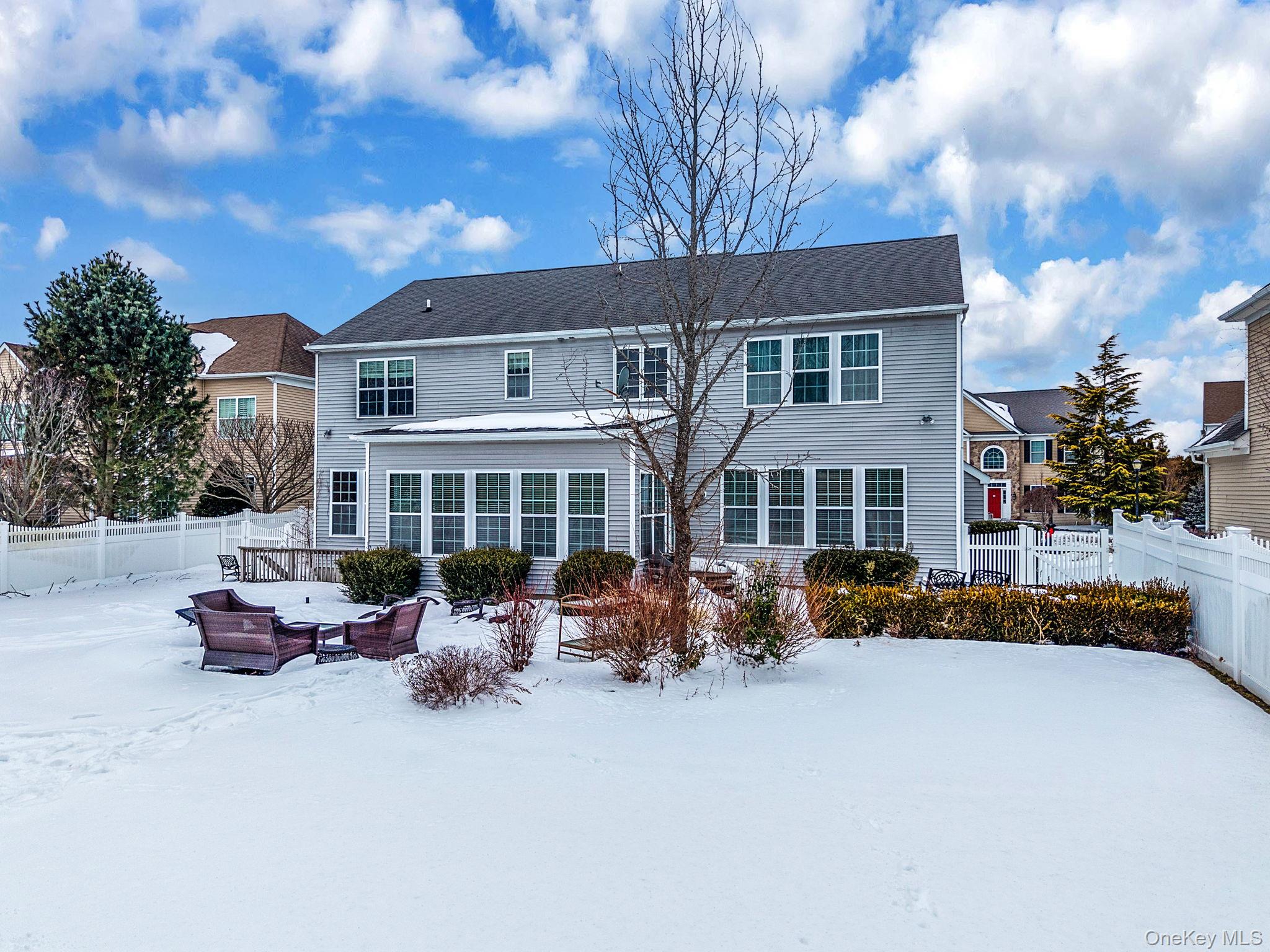 27 Avolet Court, Mount Sinai, NY 11766