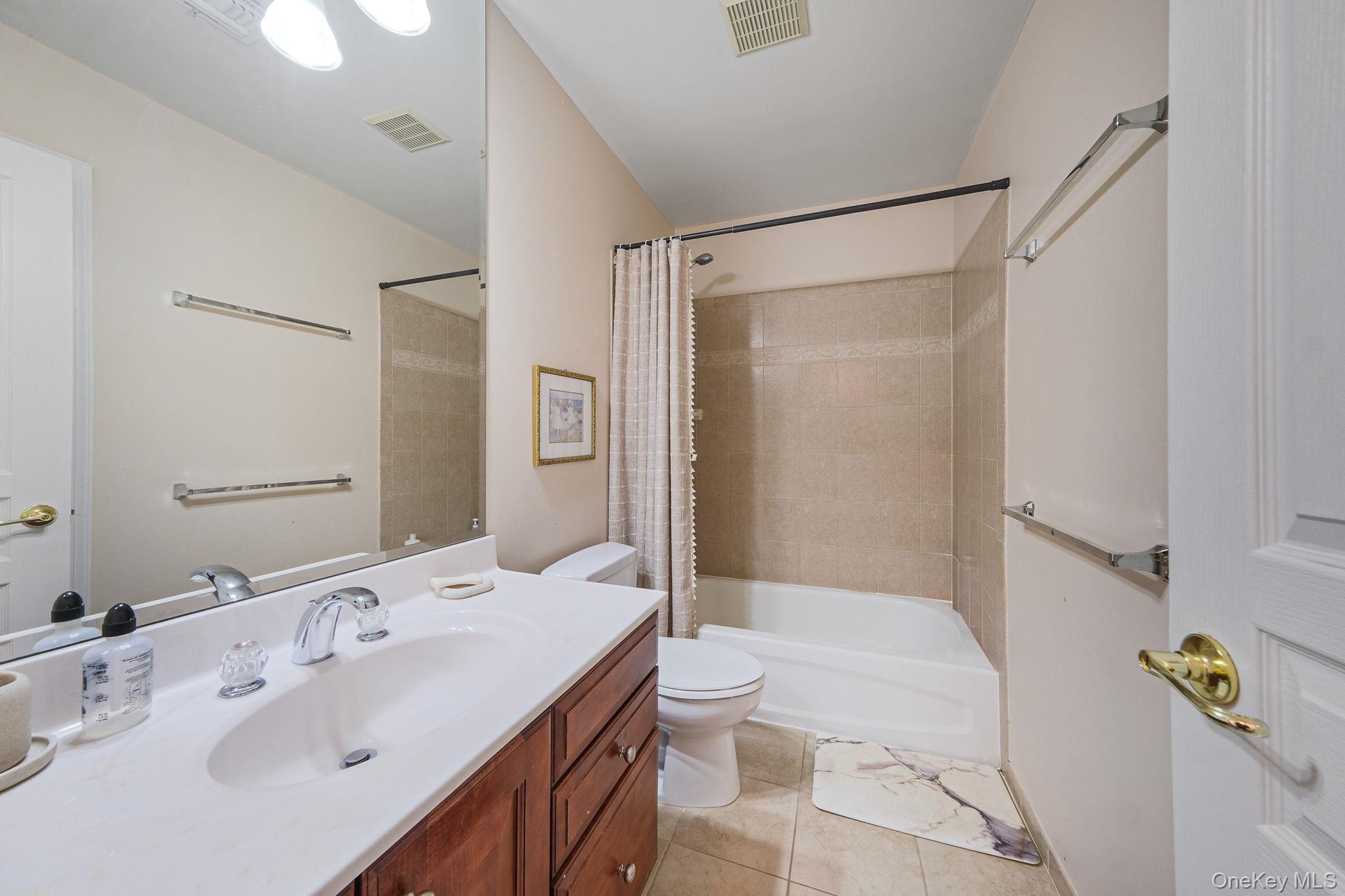 27 Avolet Court, Mount Sinai, NY 11766