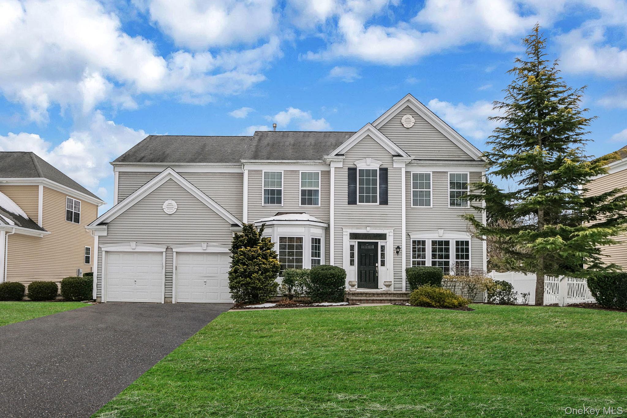 27 Avolet Court, Mount Sinai, NY 11766