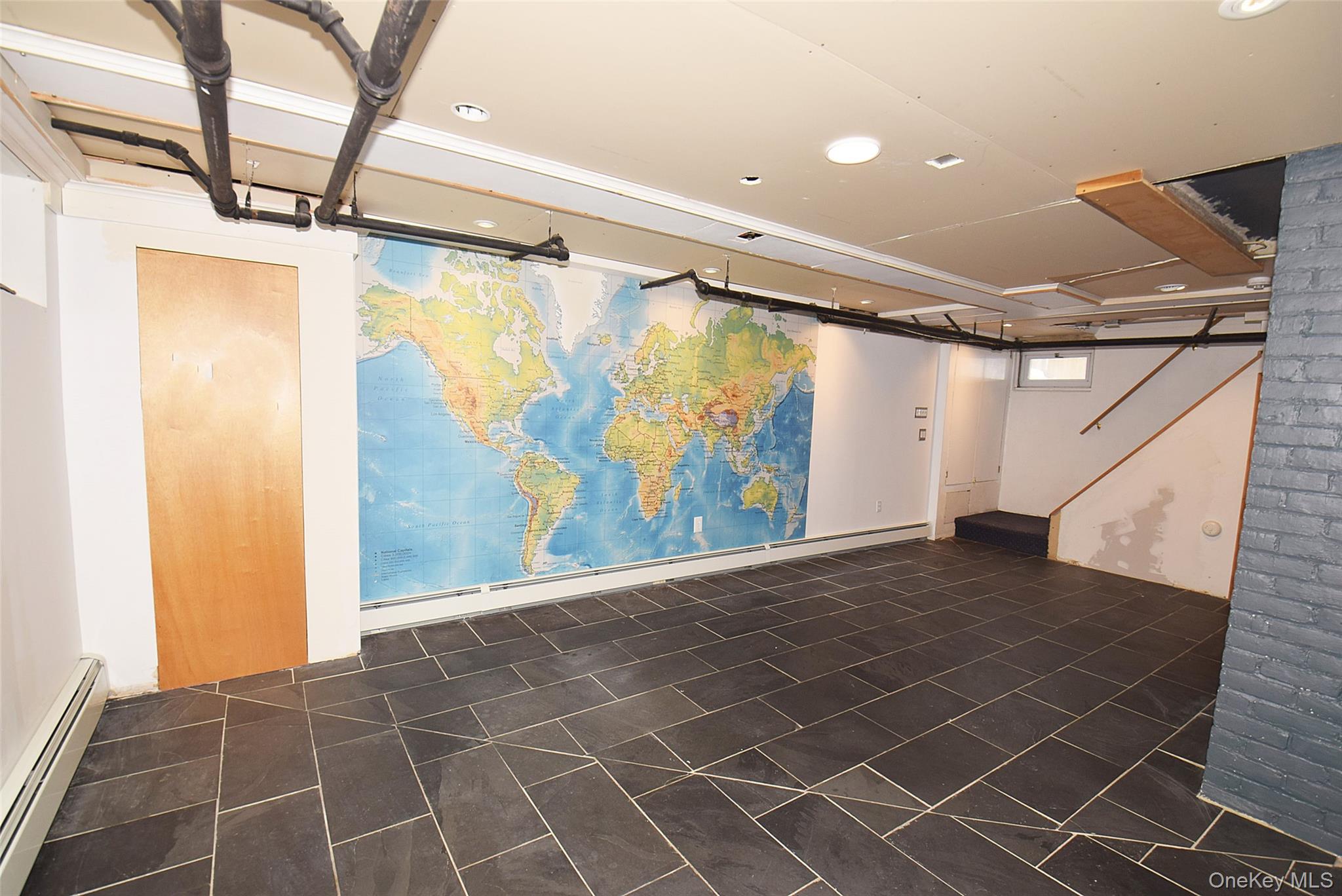 79 Red Ground Road, Roslyn Heights, NY 11577