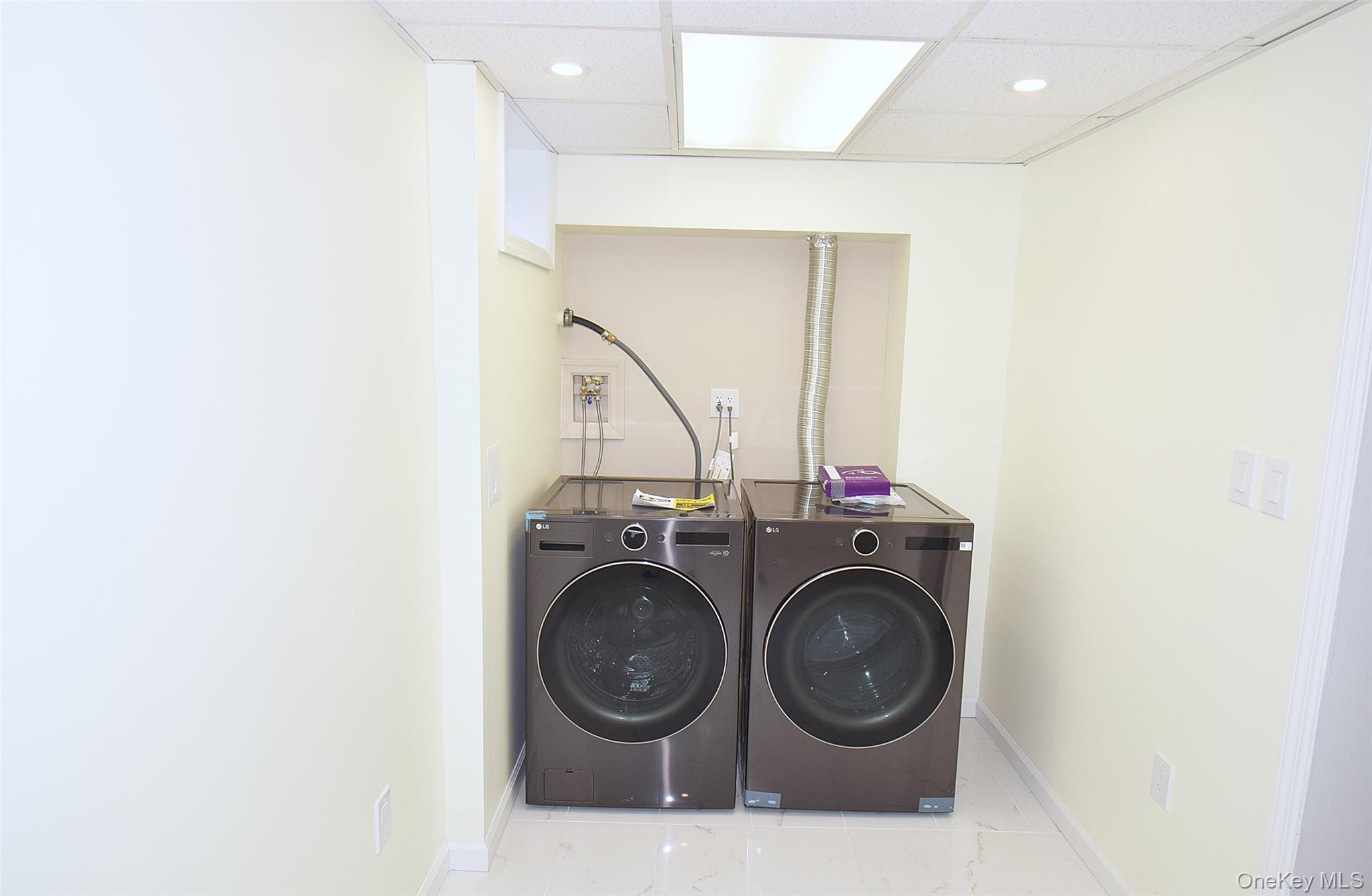 79 Red Ground Road, Roslyn Heights, NY 11577