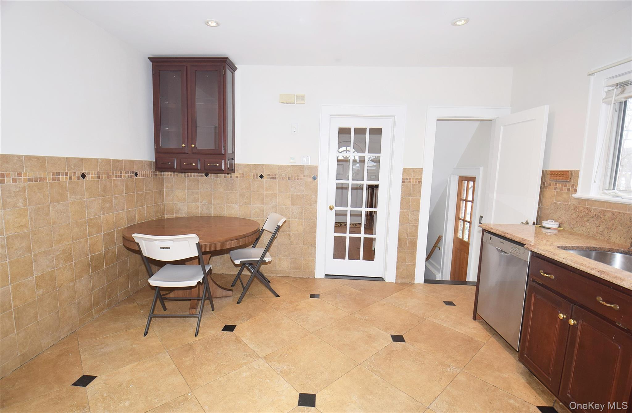 79 Red Ground Road, Roslyn Heights, NY 11577