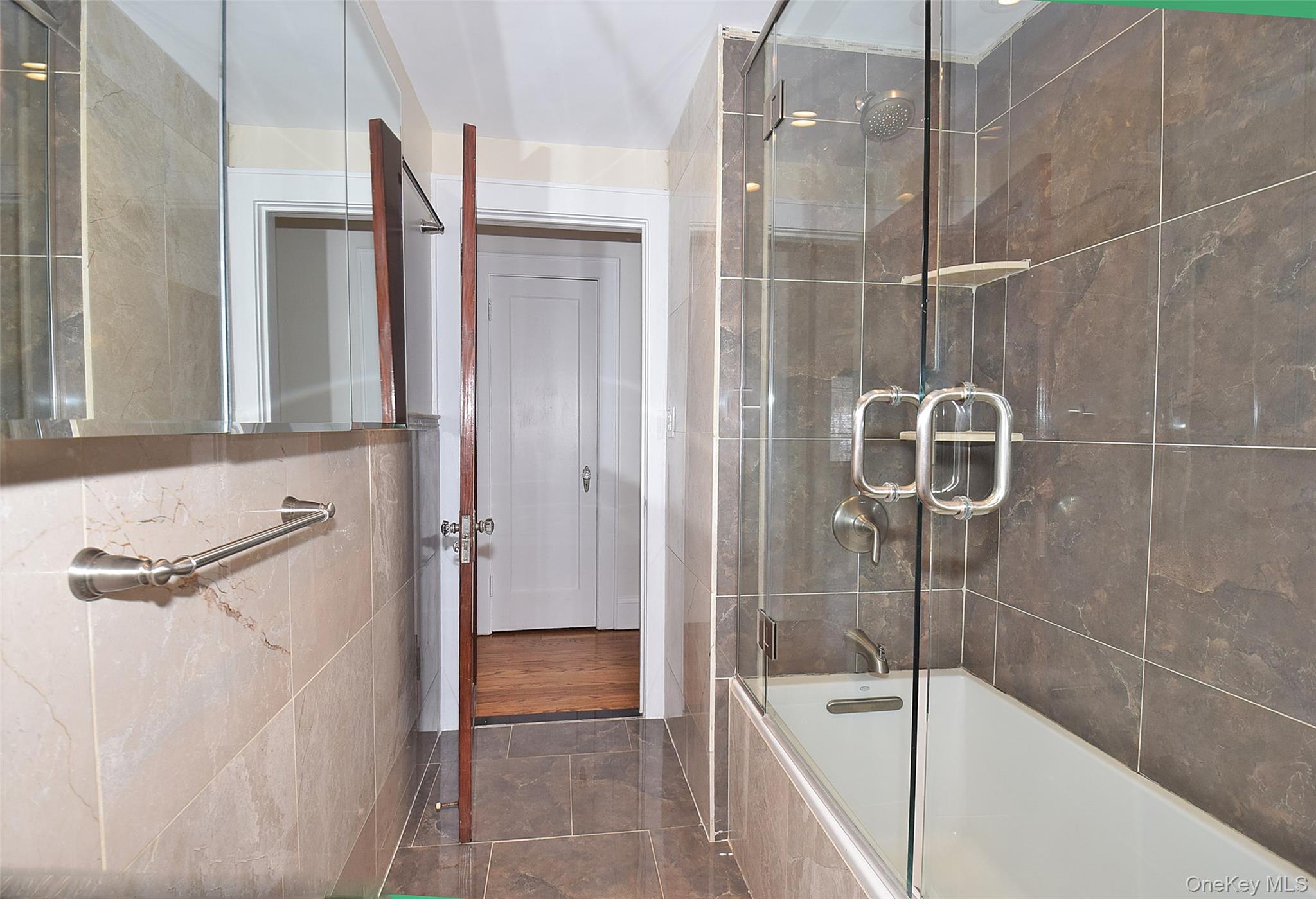 79 Red Ground Road, Roslyn Heights, NY 11577