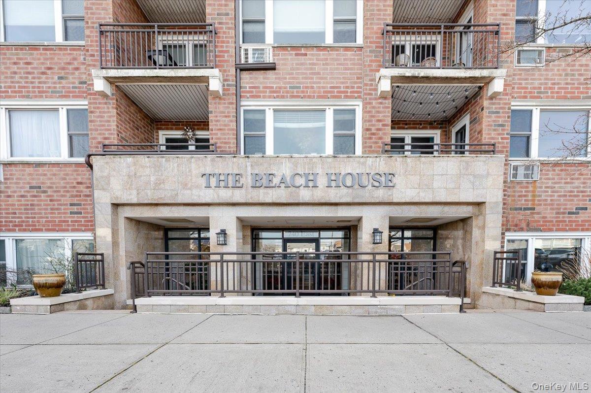 740 E Broadway # 2J, Long Beach, NY 11561
