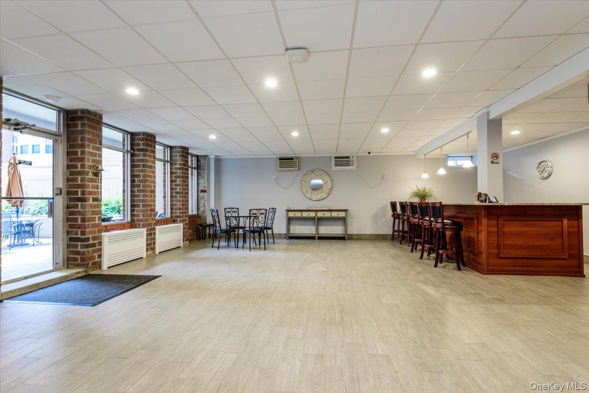 740 E Broadway # 2J, Long Beach, NY 11561