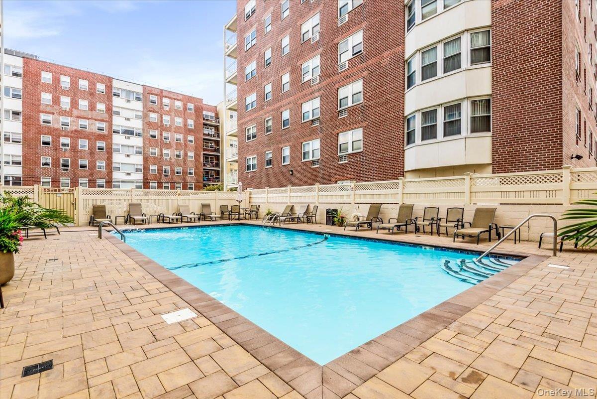 740 E Broadway # 2J, Long Beach, NY 11561