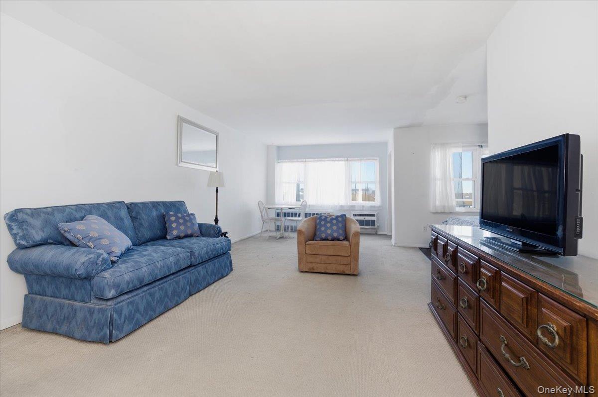 740 E Broadway # 2J, Long Beach, NY 11561