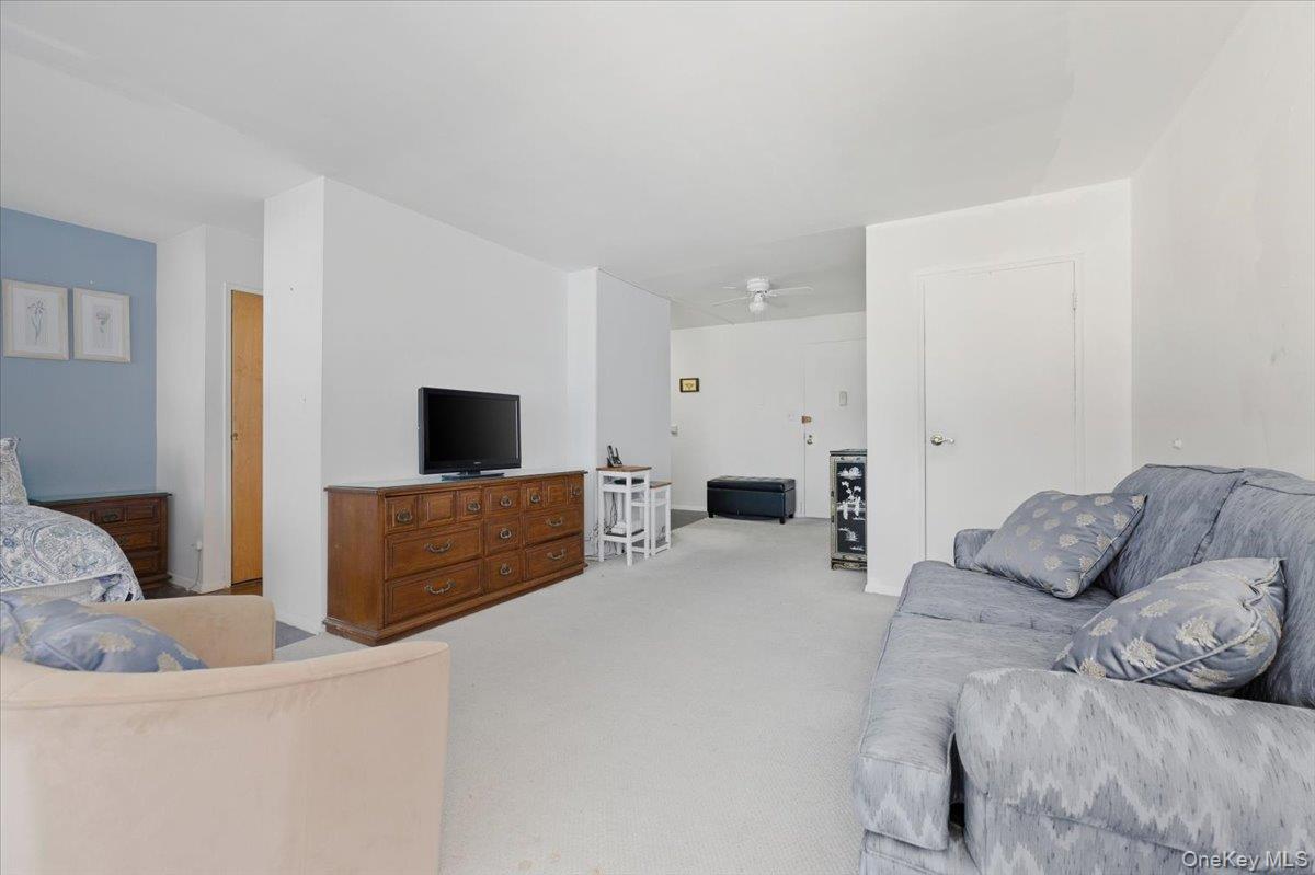 740 E Broadway # 2J, Long Beach, NY 11561