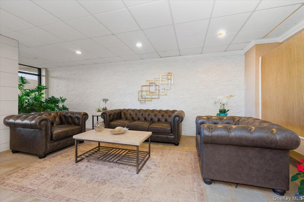 740 E Broadway # 2J, Long Beach, NY 11561