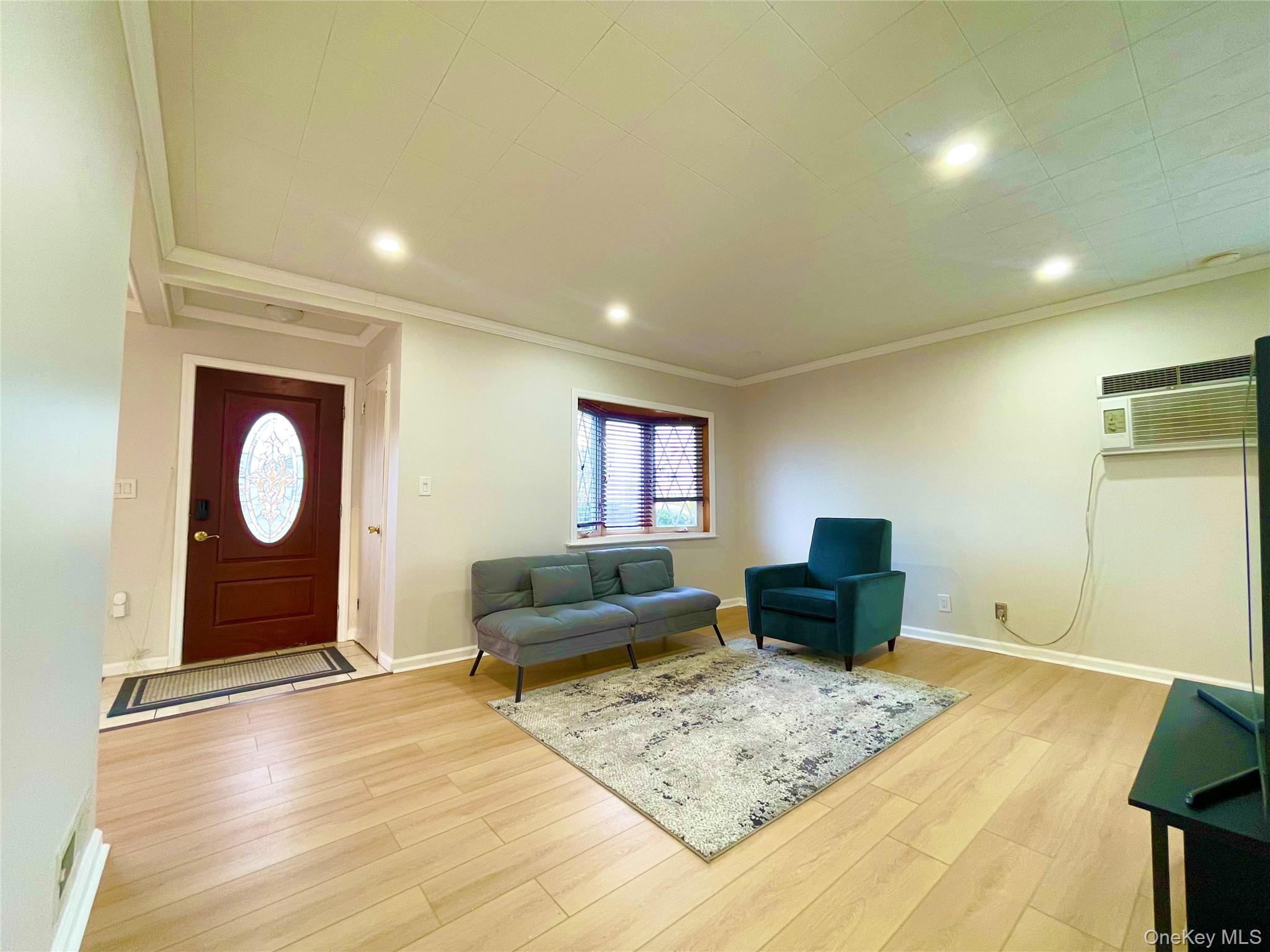 New Hyde Park, NY 11040