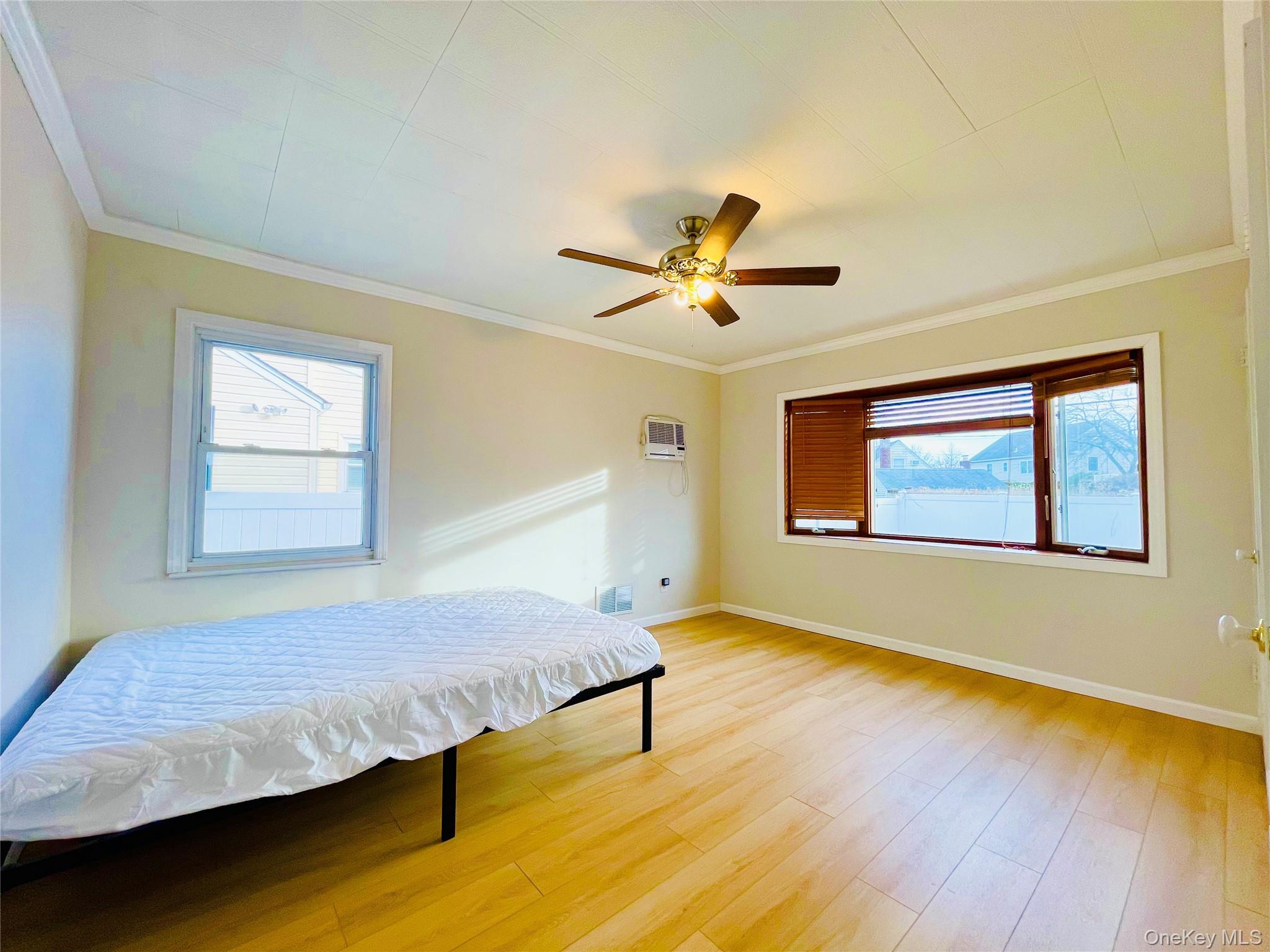 New Hyde Park, NY 11040