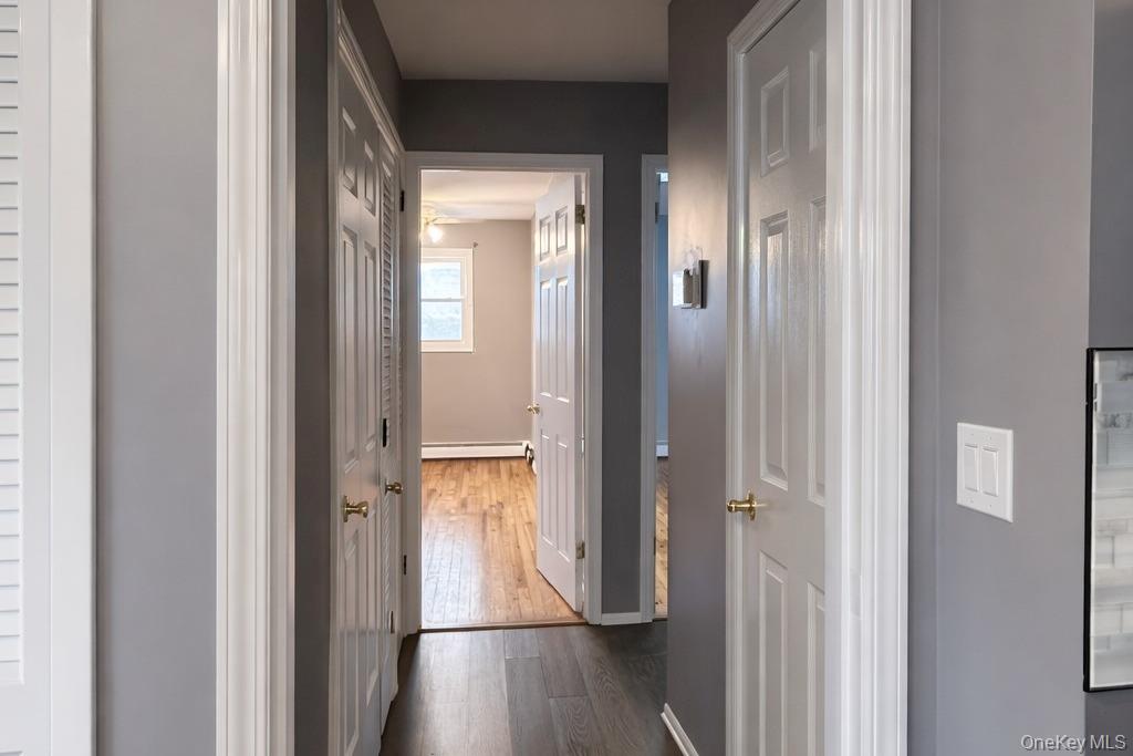 83 E Lido Prom, Lindenhurst, NY 11757