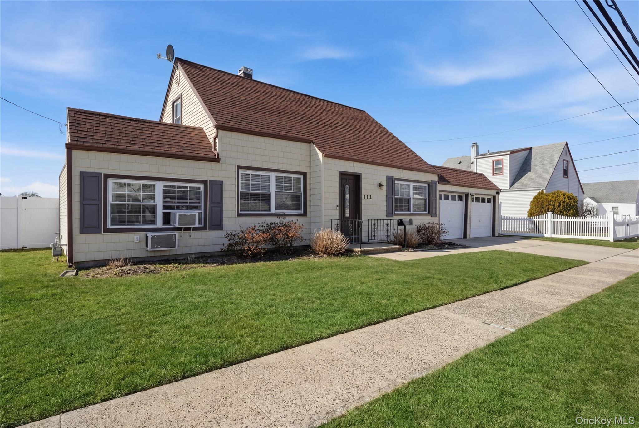 192 Mill Road, Valley Stream, NY 11581