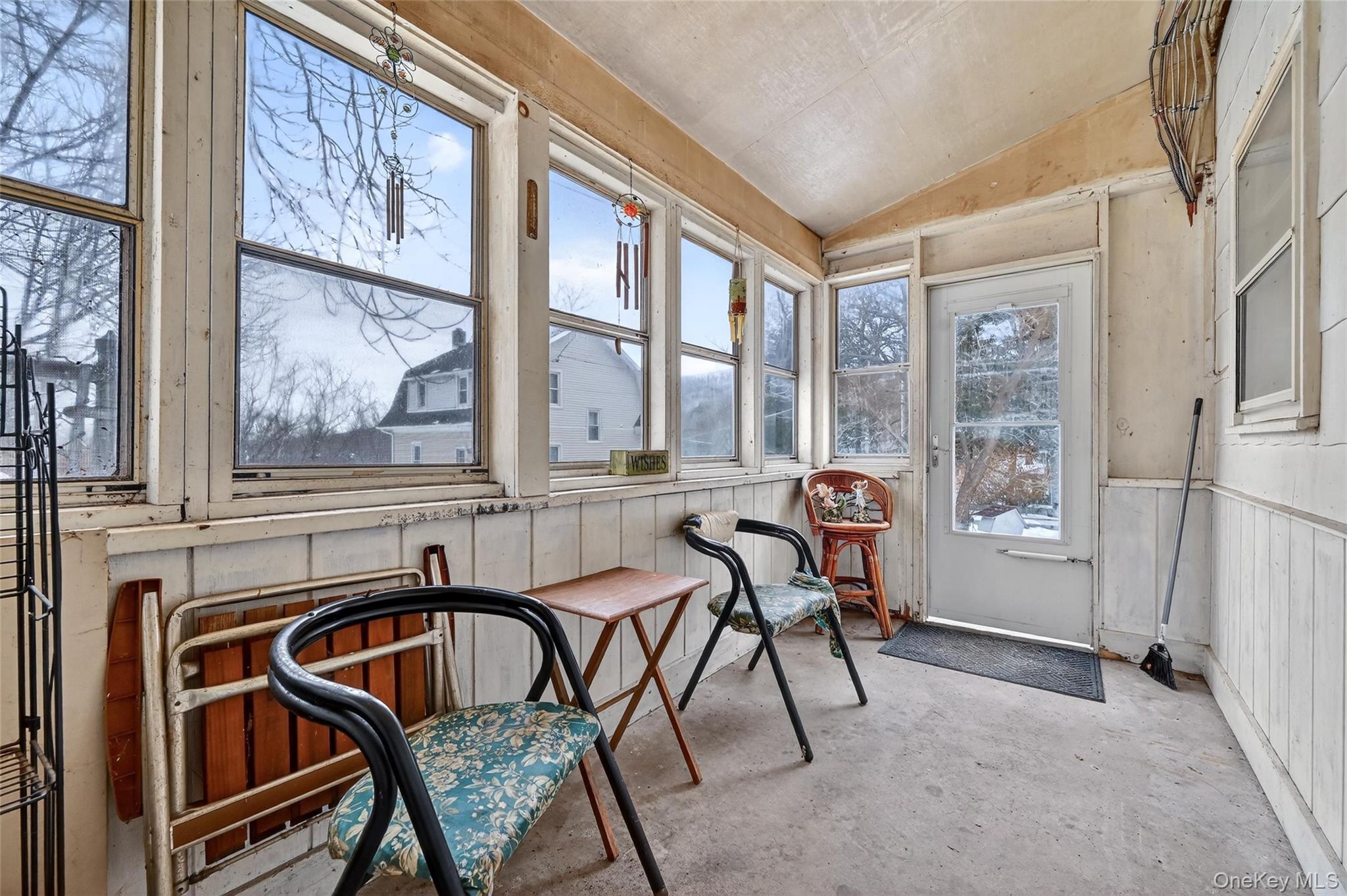 21 1/2 Nevins Street, Ellenville, NY 12428