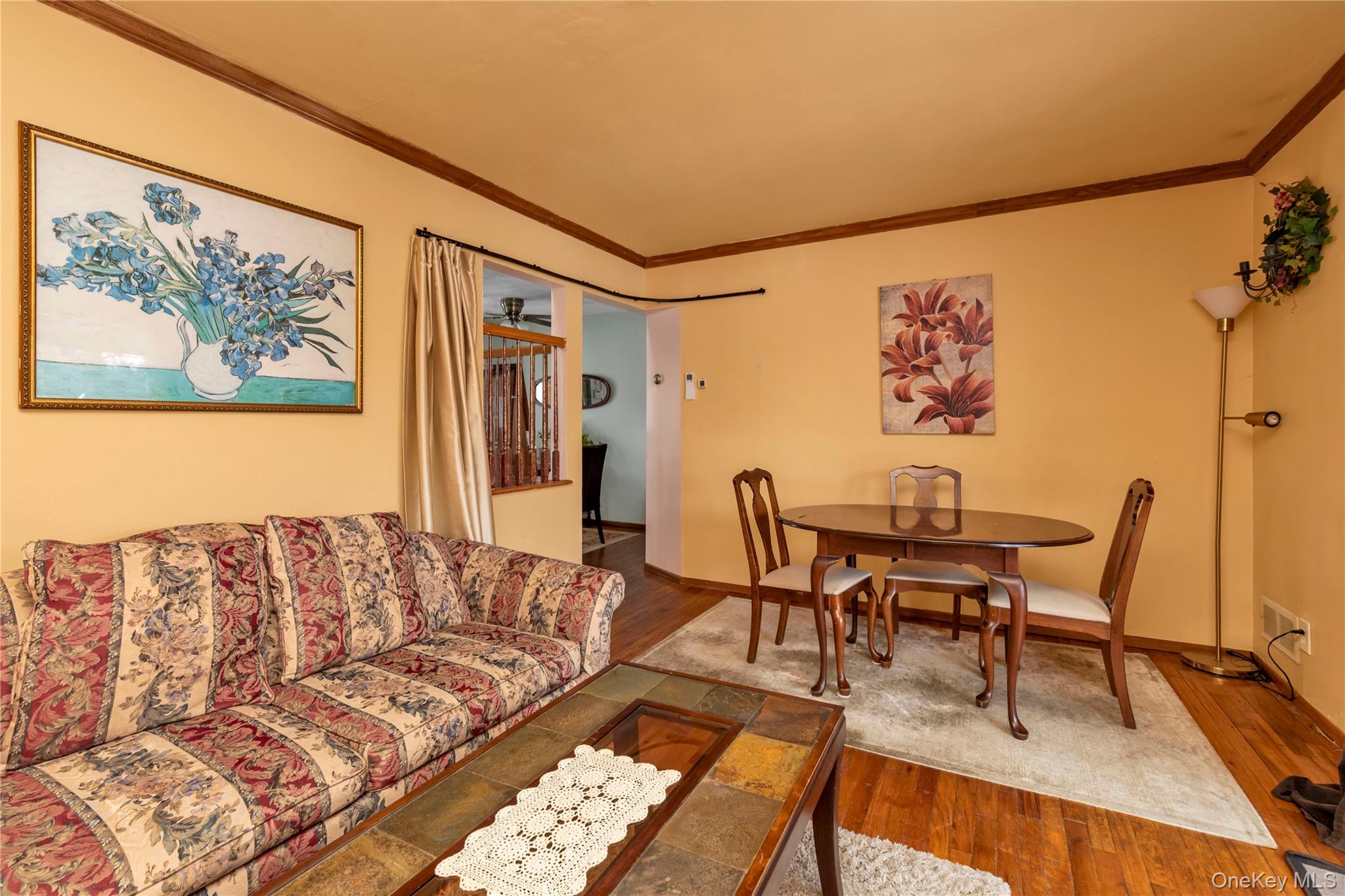 31 Steven Street, Plainview, NY 11803