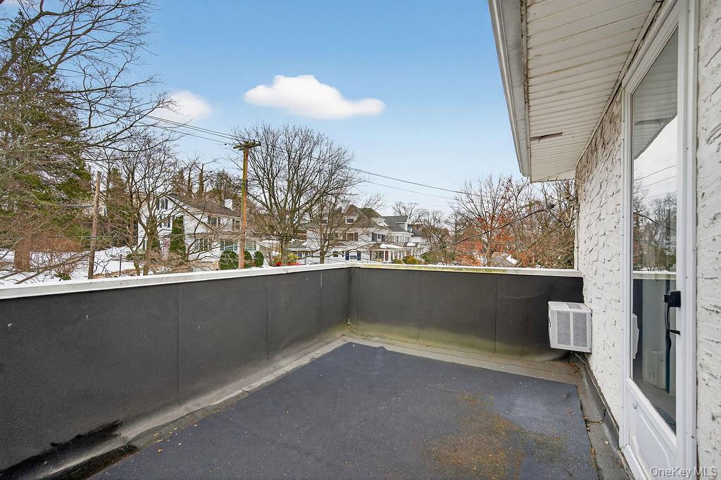 21 Lawrence Place, Pelham, NY 10803