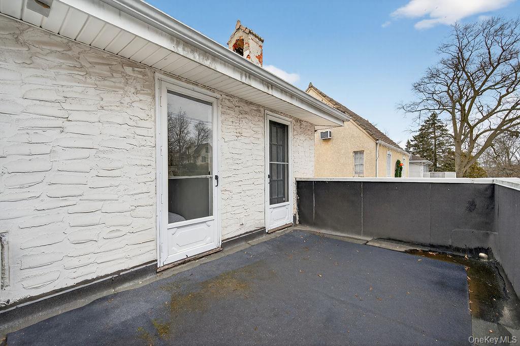 21 Lawrence Place, Pelham, NY 10803