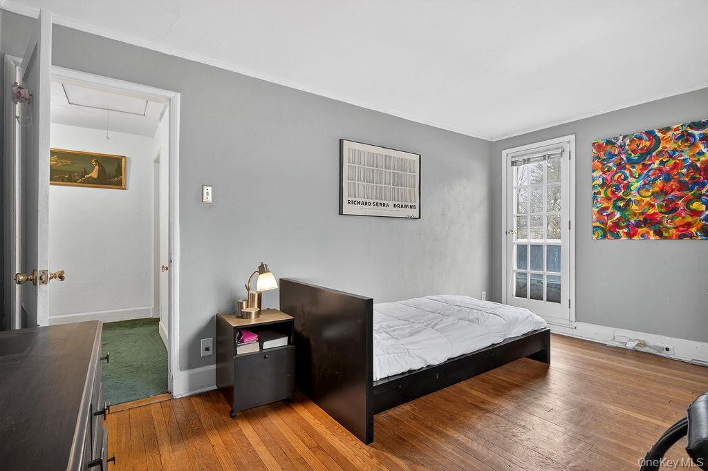 21 Lawrence Place, Pelham, NY 10803