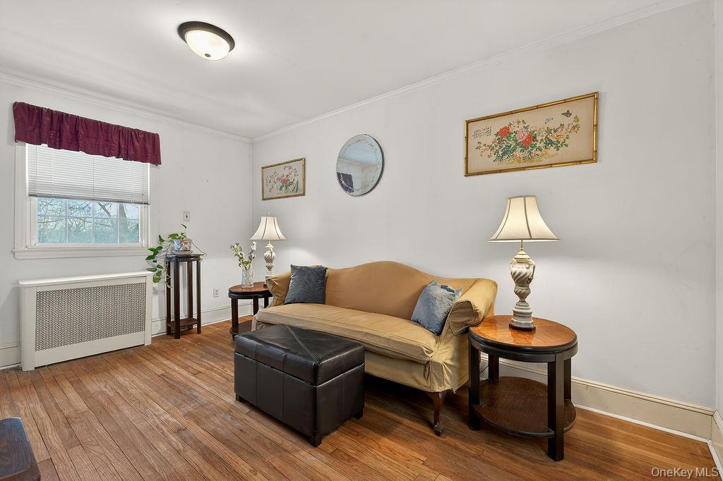 21 Lawrence Place, Pelham, NY 10803