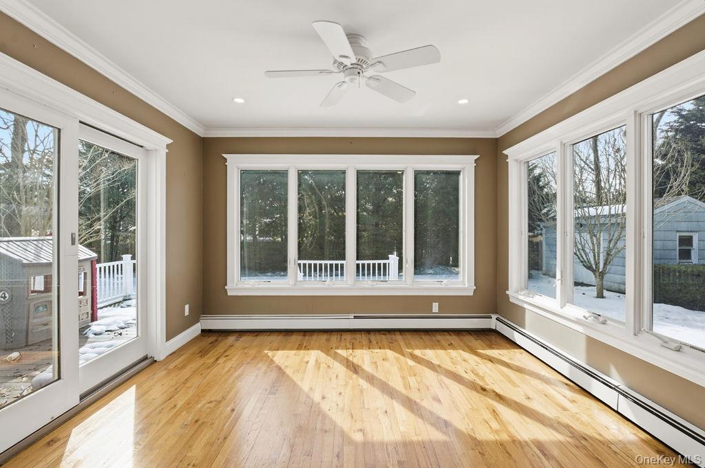 19 Howell Lane, Speonk, NY 11901