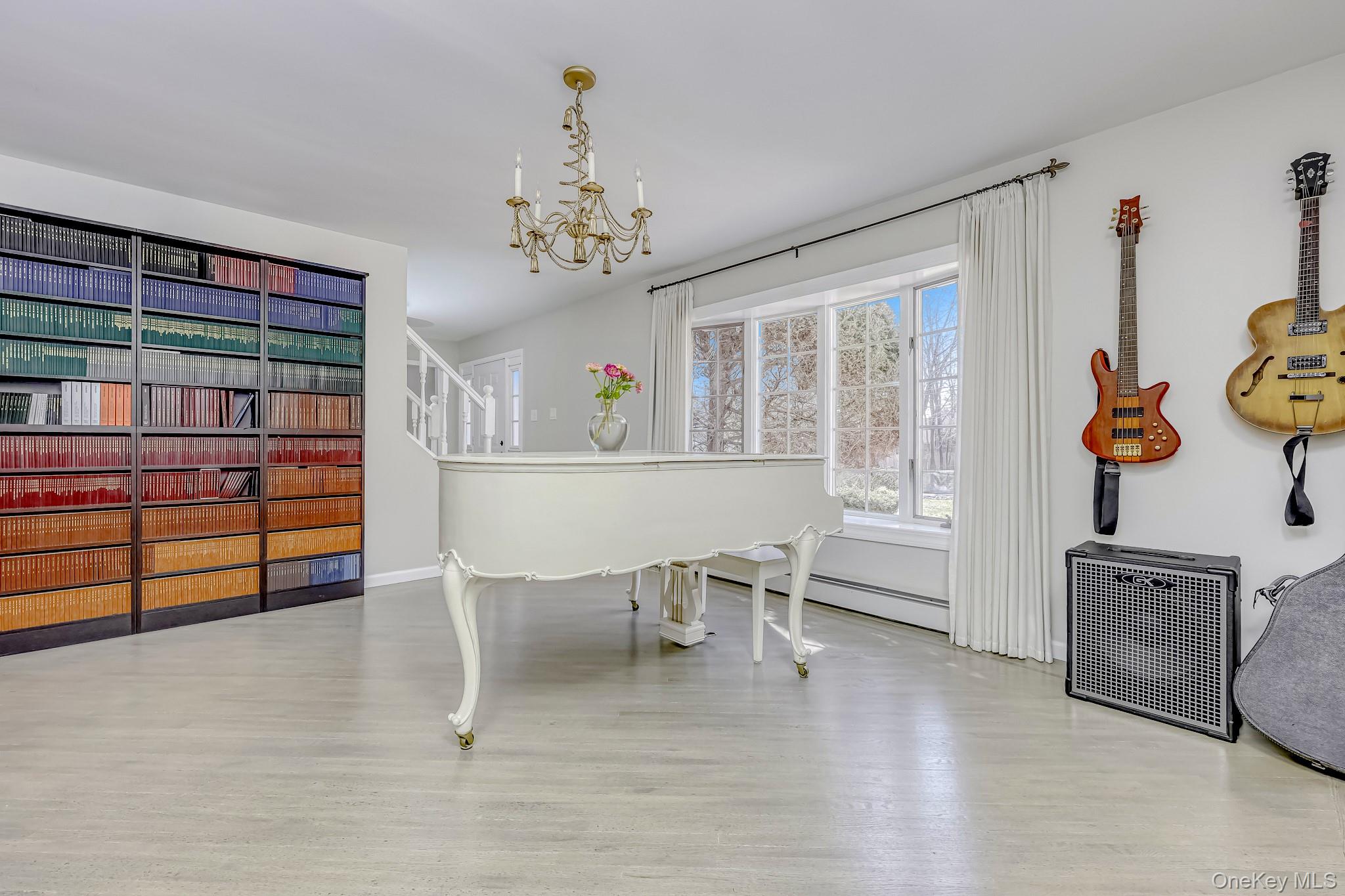 4 Kings Gate Road, Suffern, NY 10901