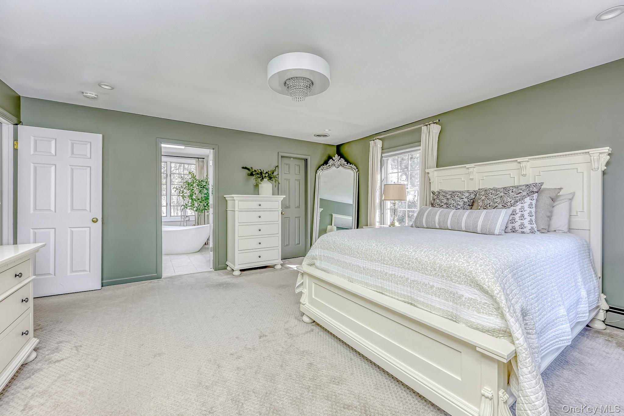 4 Kings Gate Road, Suffern, NY 10901