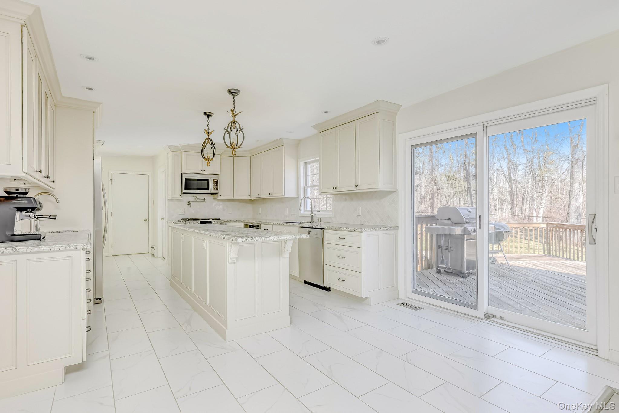 4 Kings Gate Road, Suffern, NY 10901