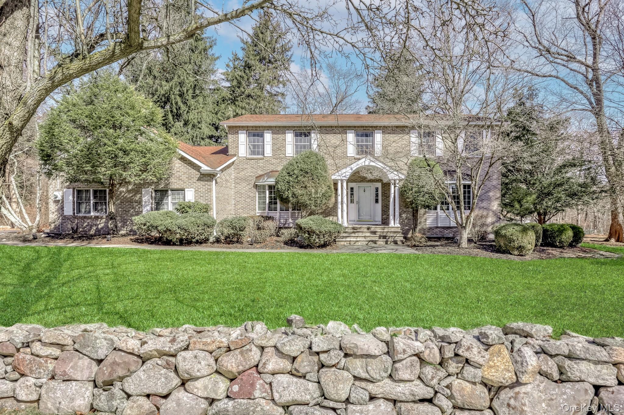 4 Kings Gate Road, Suffern, NY 10901