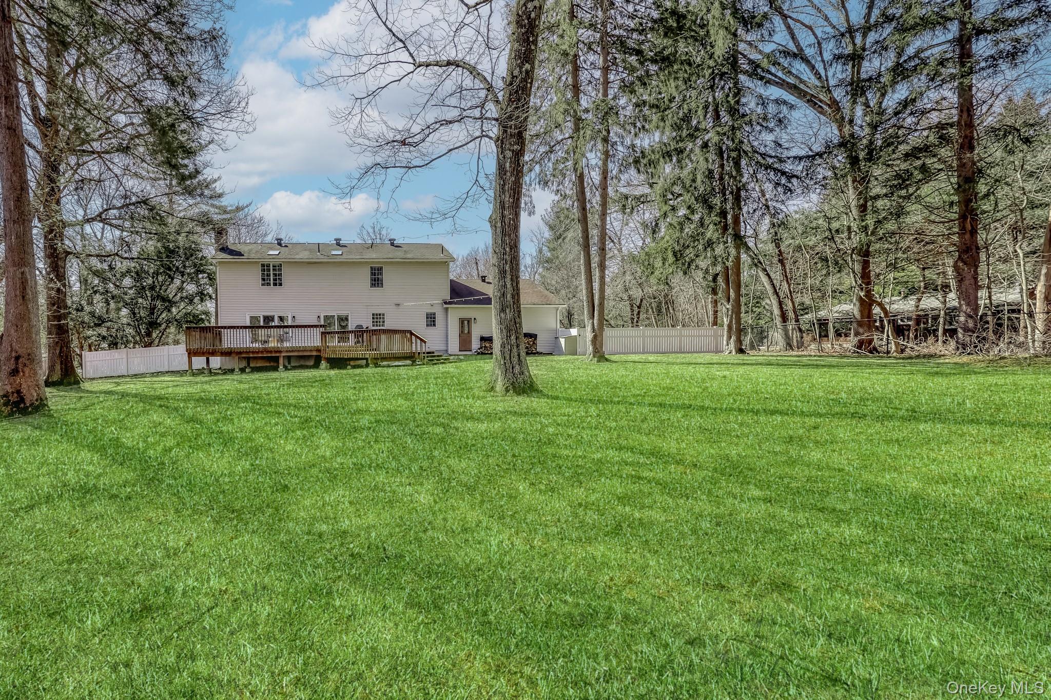 4 Kings Gate Road, Suffern, NY 10901