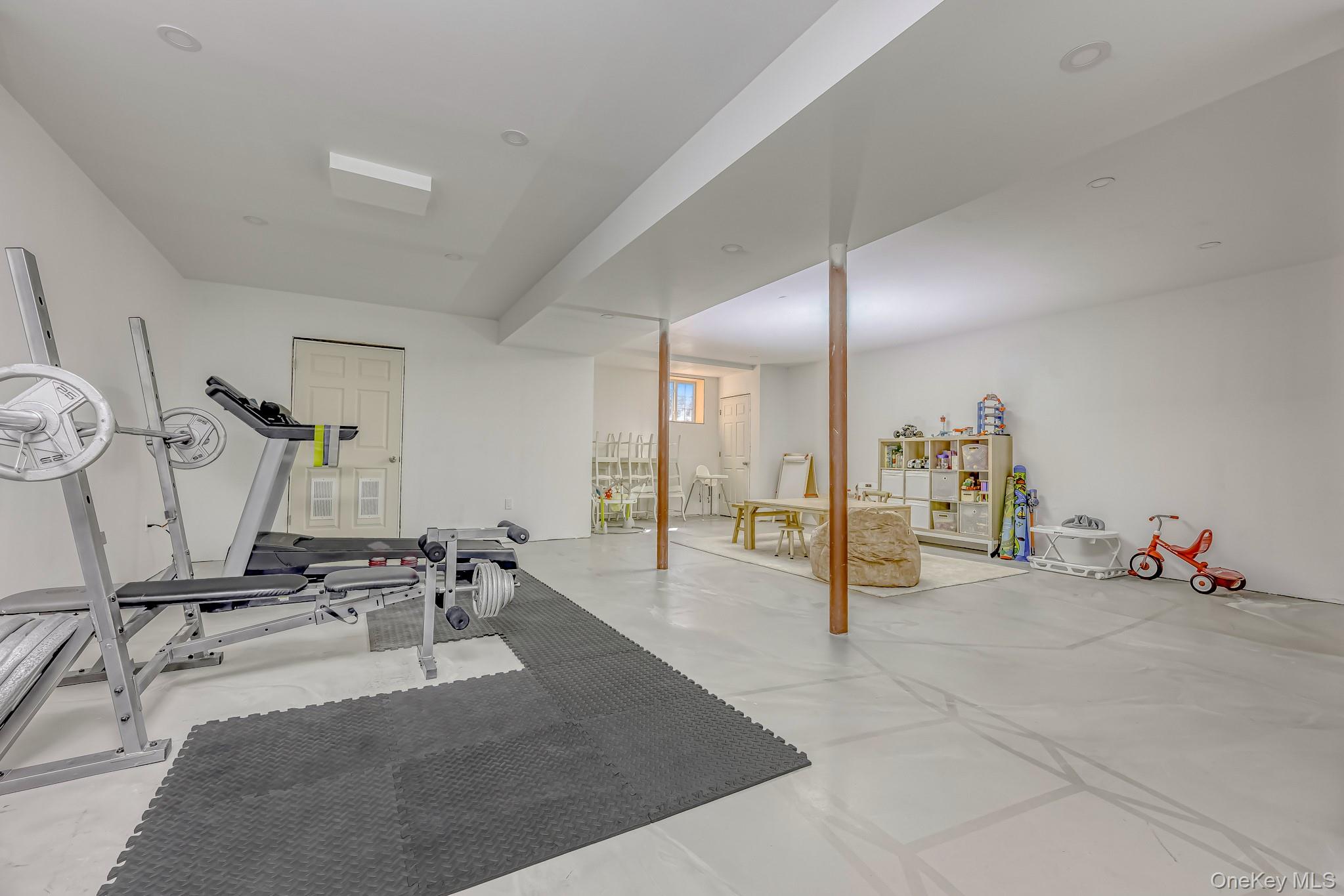 4 Kings Gate Road, Suffern, NY 10901