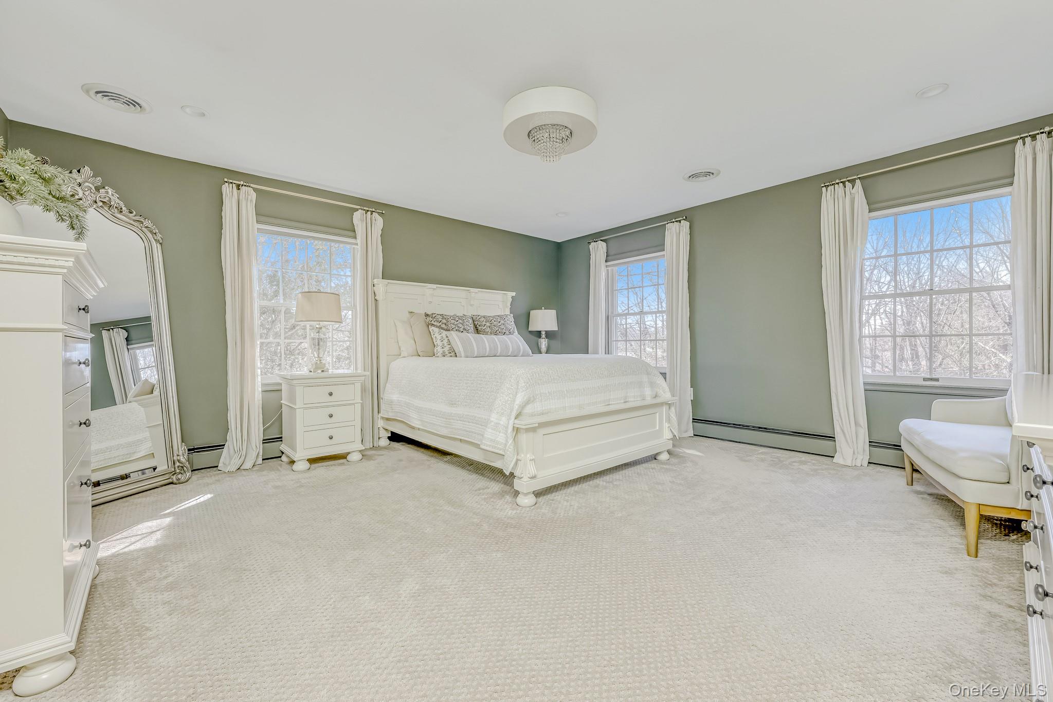 4 Kings Gate Road, Suffern, NY 10901