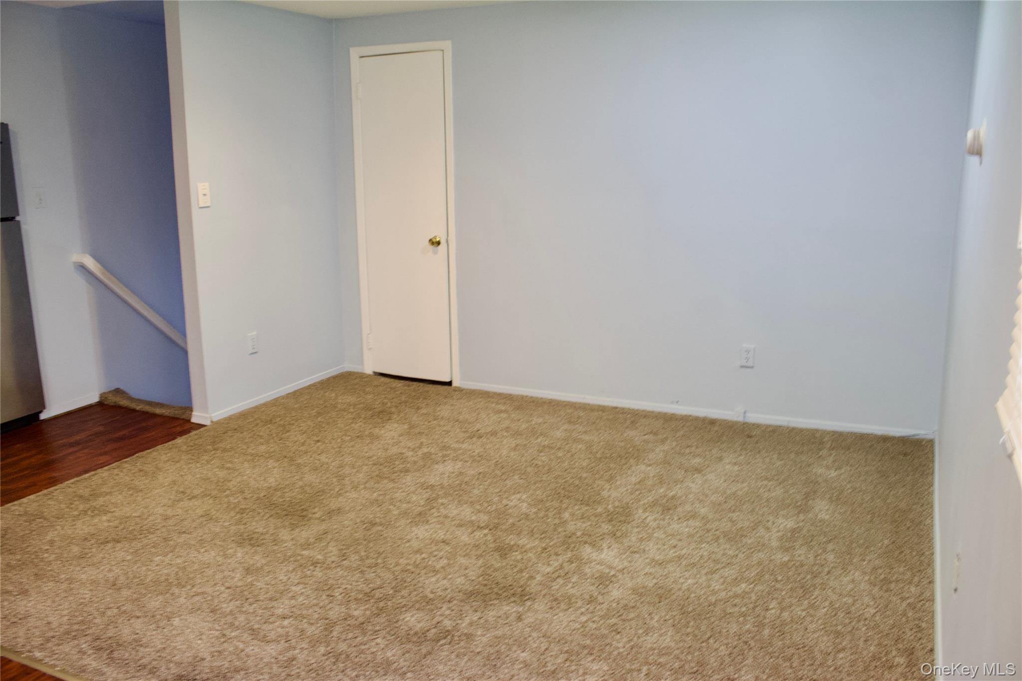 927 Jackson Avenue, Lindenhurst, NY 11757