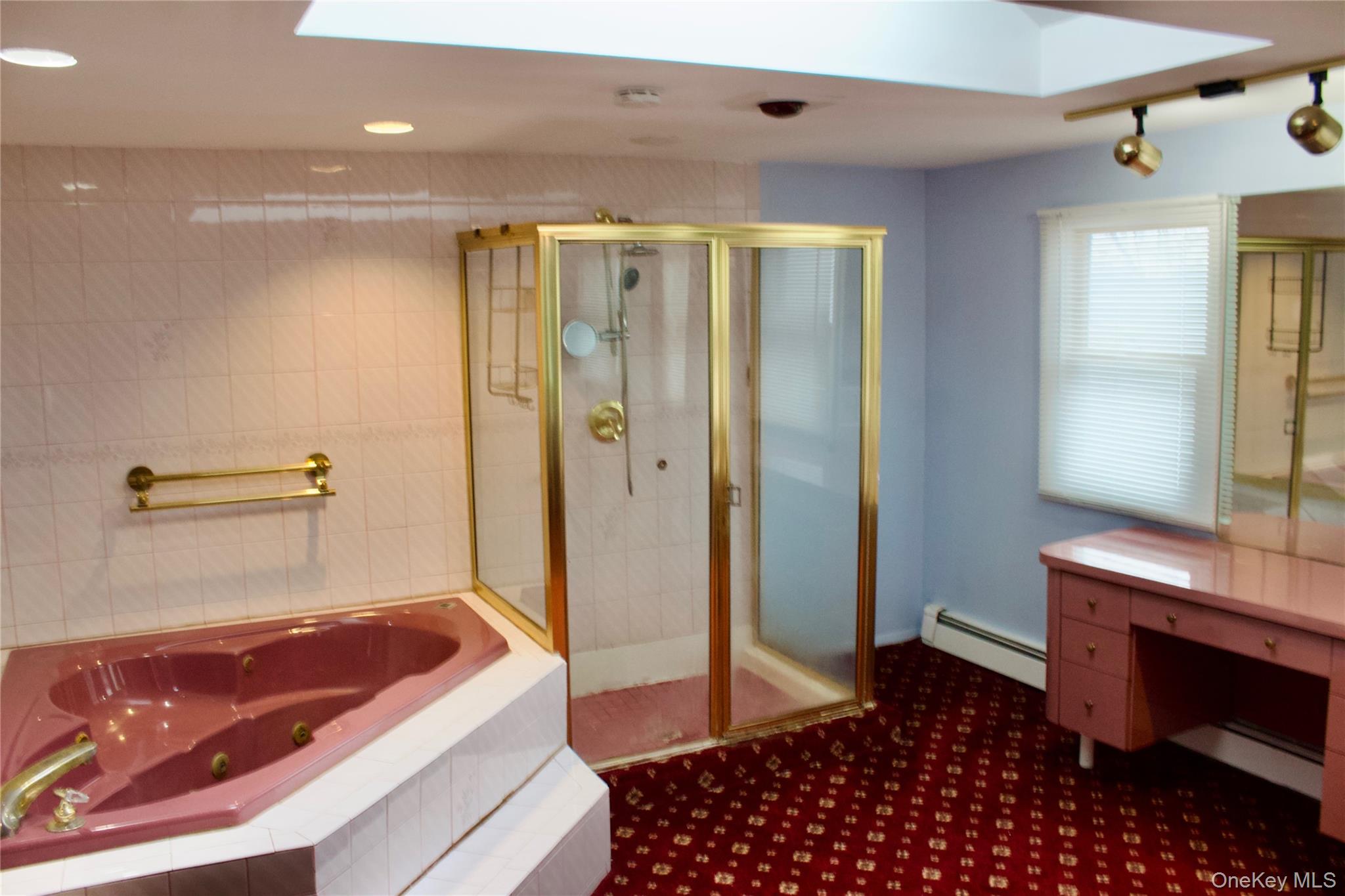 927 Jackson Avenue, Lindenhurst, NY 11757