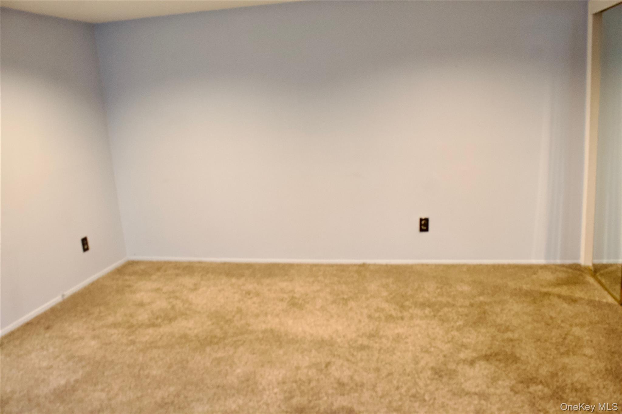 927 Jackson Avenue, Lindenhurst, NY 11757