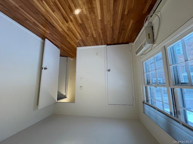 165 Manorhaven Boulevard # D, Port Washington, NY 11050