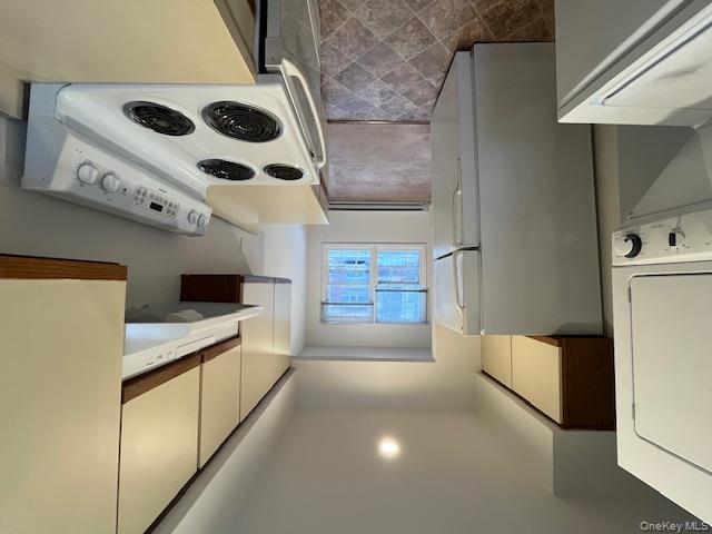 165 Manorhaven Boulevard # D, Port Washington, NY 11050