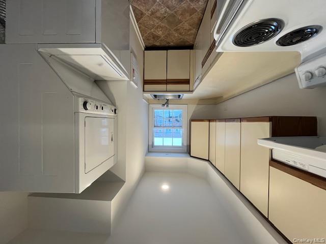 165 Manorhaven Boulevard # D, Port Washington, NY 11050