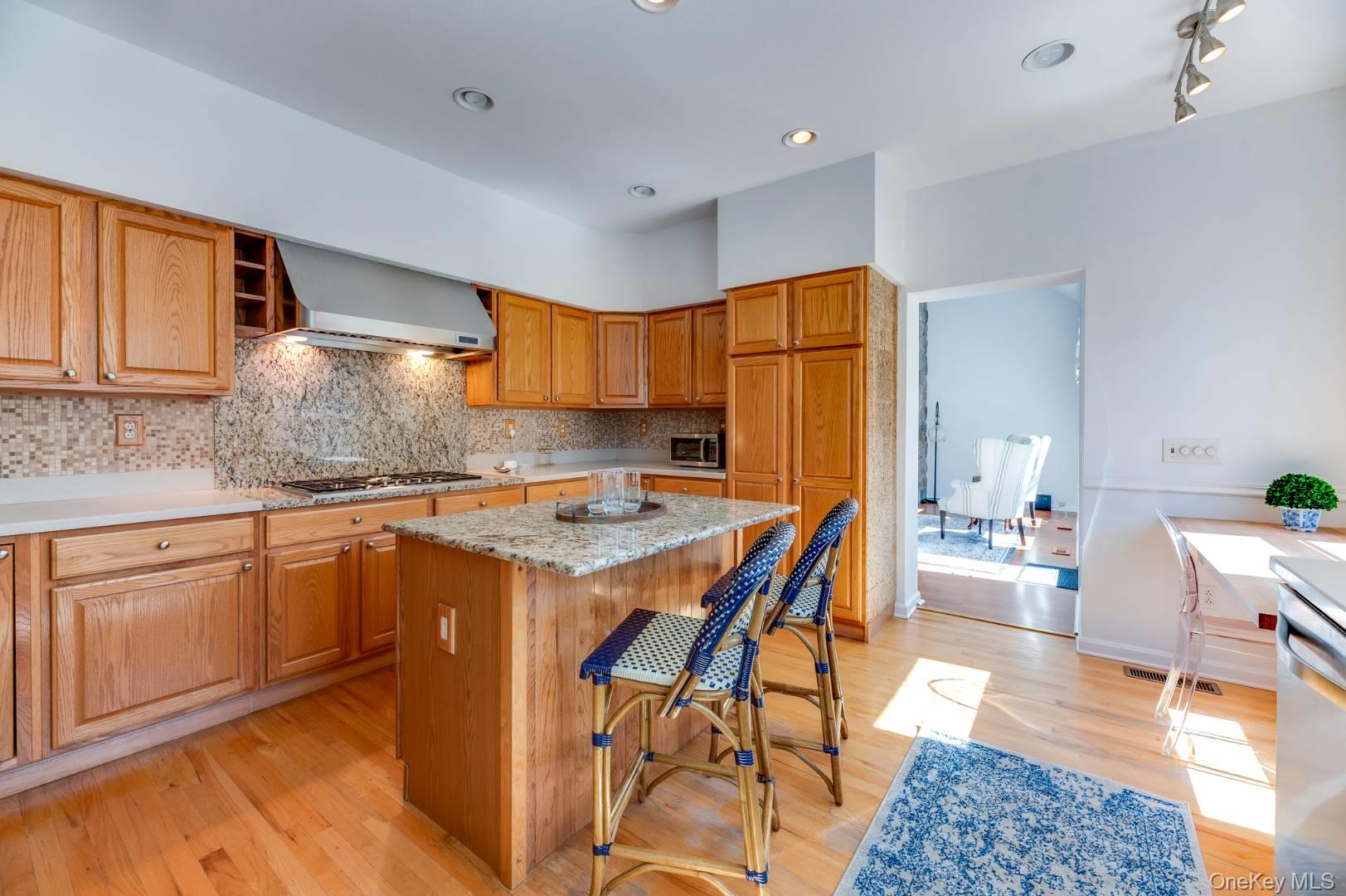 17 Clearview Farm Road, Southampton, NY 11968